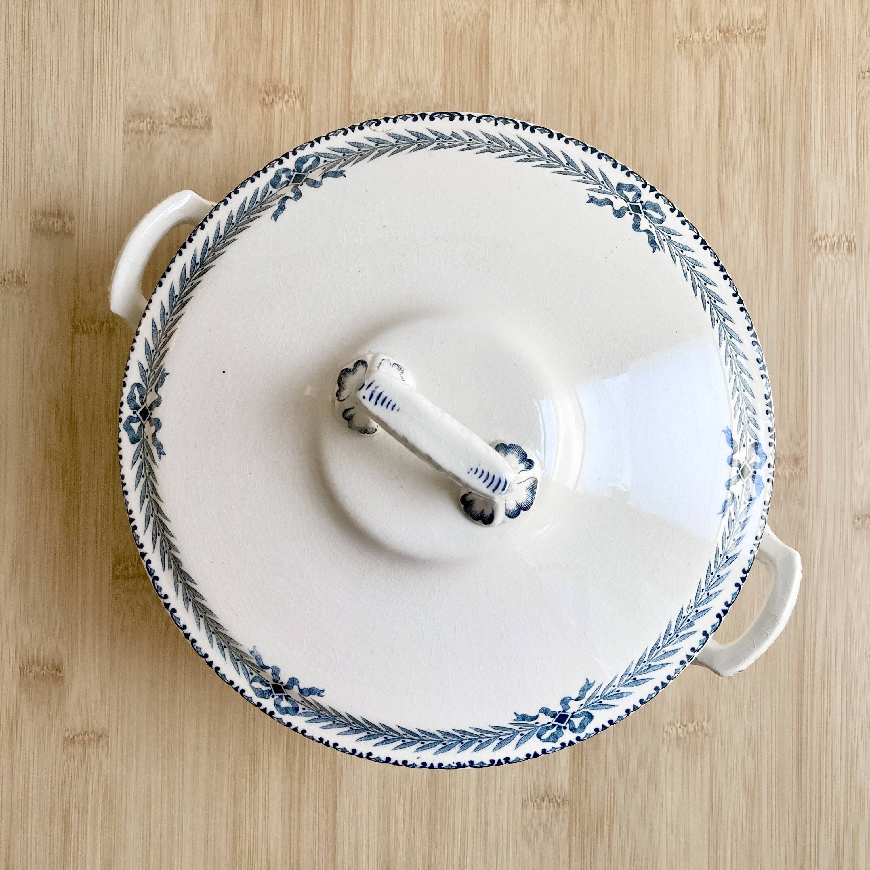 Choisy le Roi iron clay soup tureen