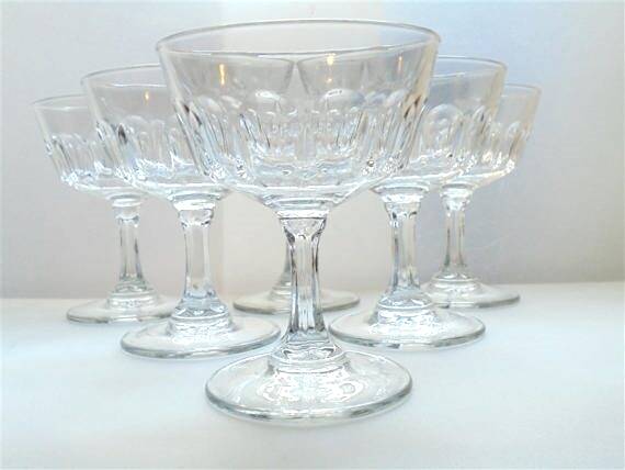 Set of 6 champagne glasses