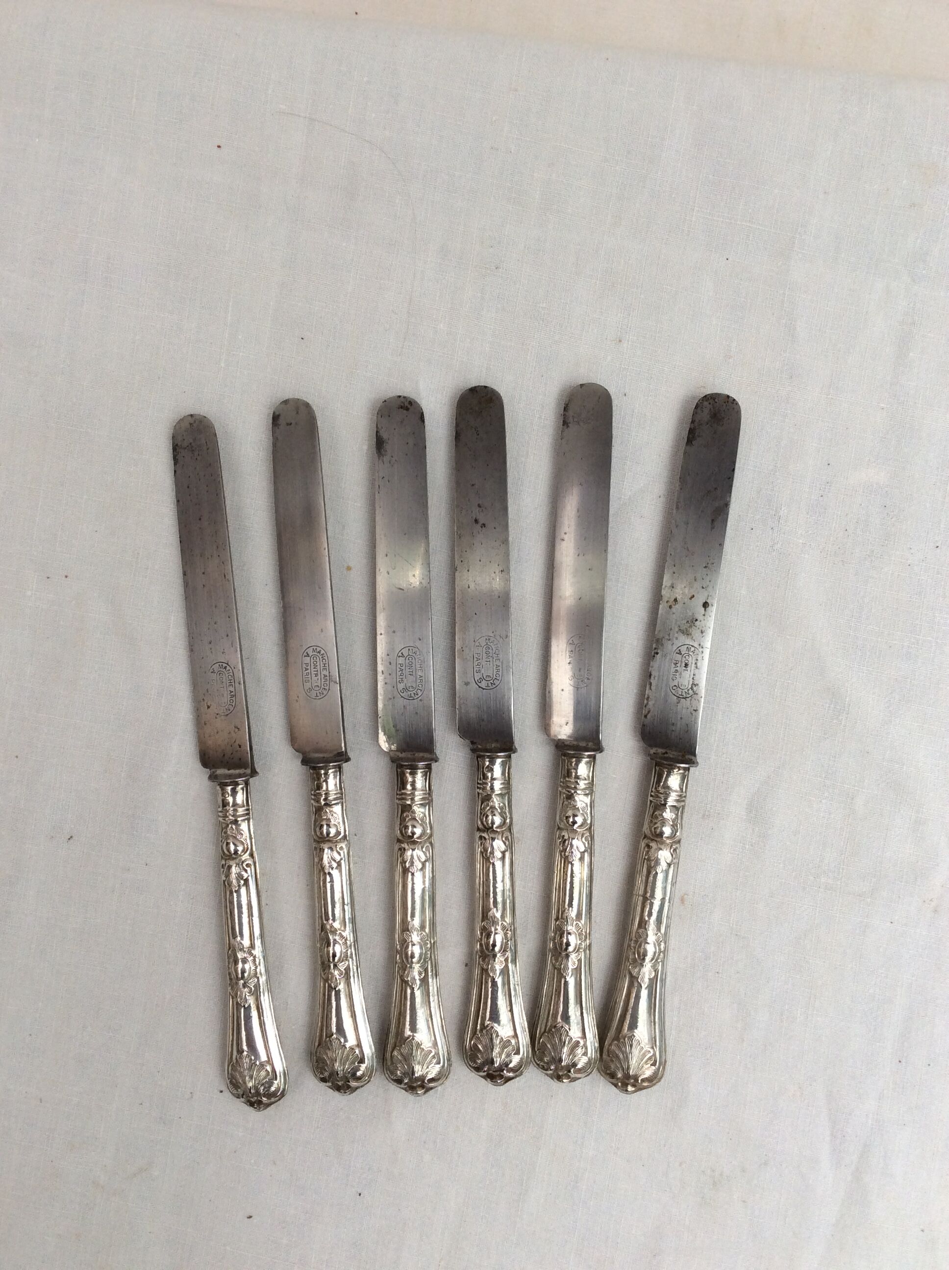 6 couteaux anciens en manche argent