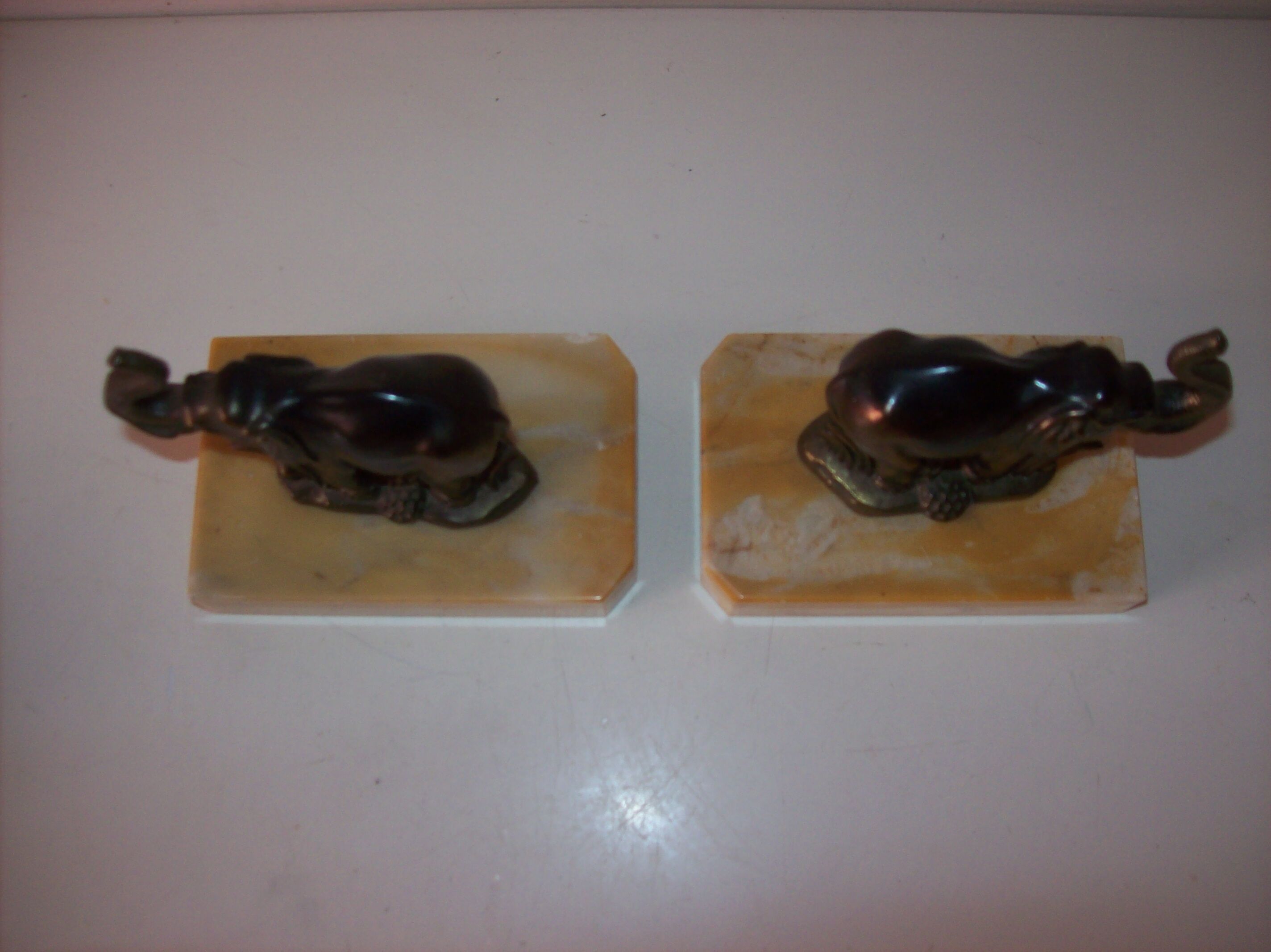 Elephant bookends