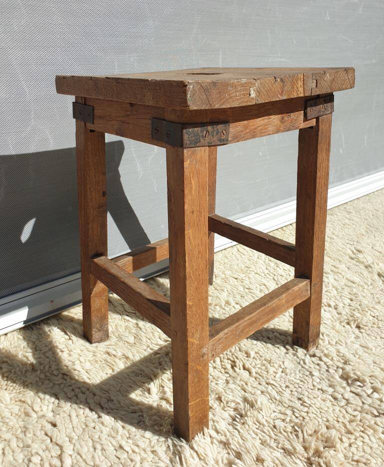 Oak workshop stool with grip