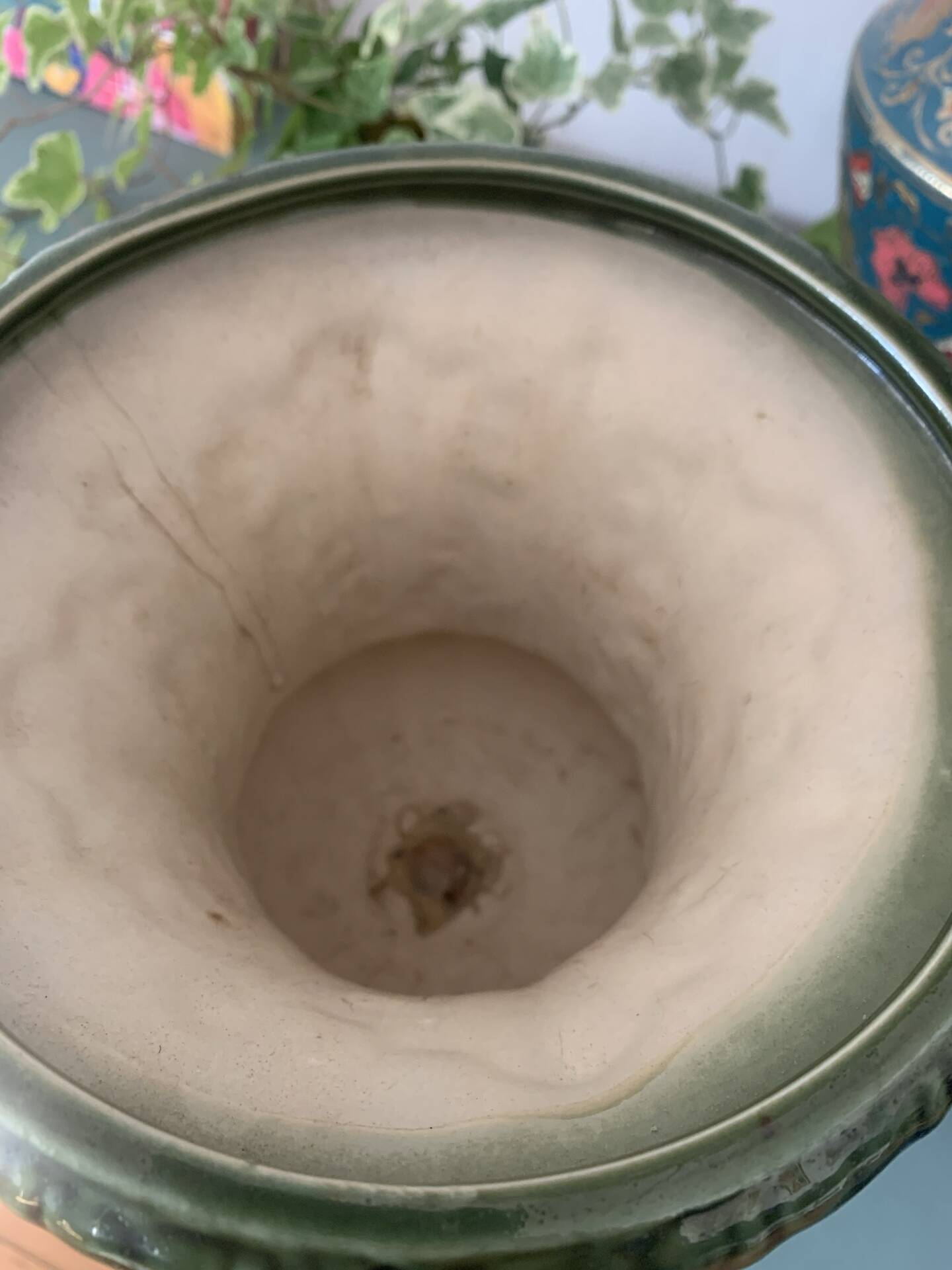 Vase Médicis, cache-pot vintage en céramique vert olive