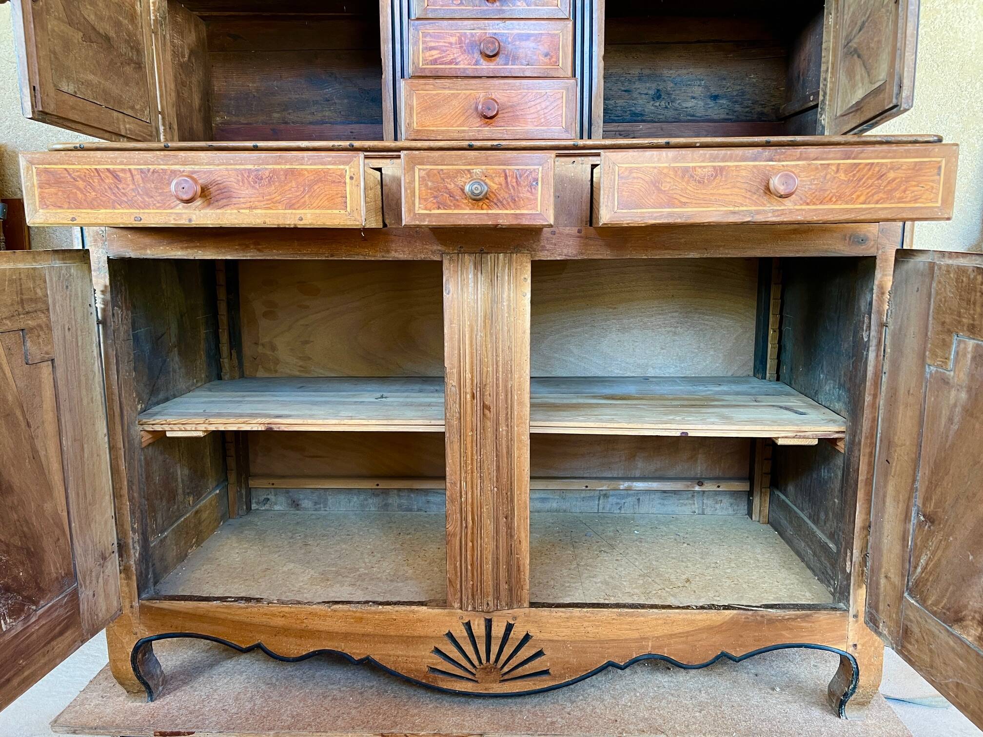 19th century Dauphinois sideboard in cherry wood, 2-part sideboard