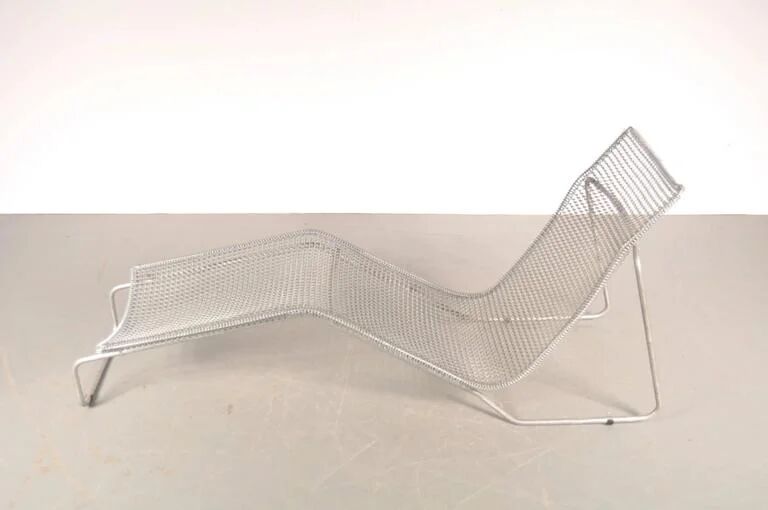 1997s “Ruffian” chaise longue by Niall O’Flynn for ‘t Spectrum, Netherlands