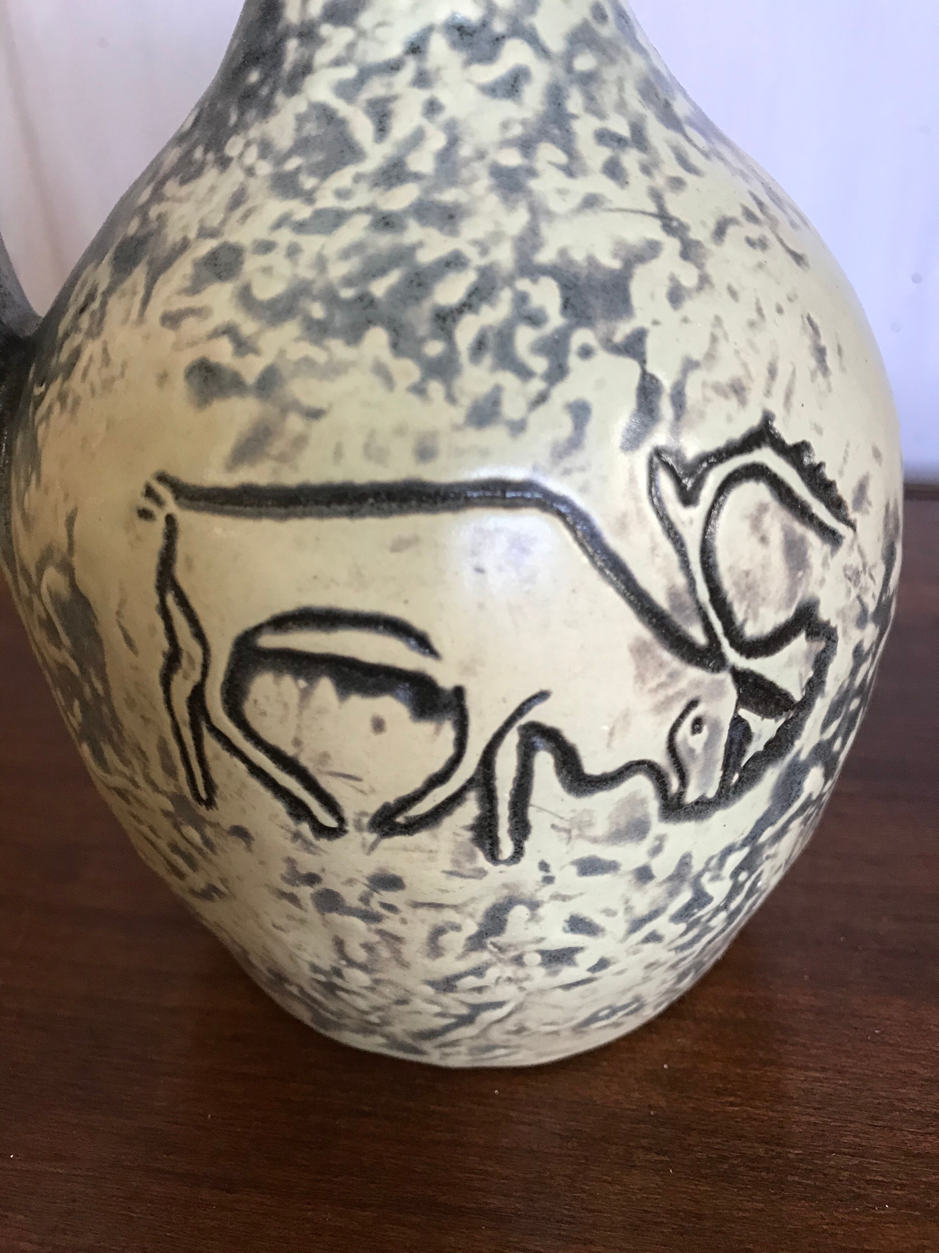 Vintage ceramic pitcher parietal art