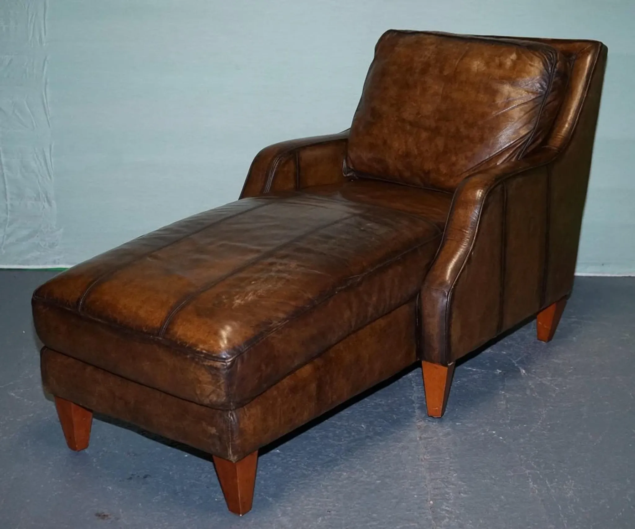 Chaise Longue en Cuir Teint à la Main