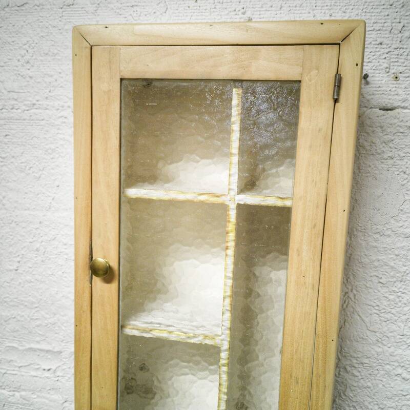 Wall display cabinet