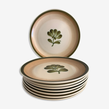 8 flat plates in Gien earthenware, 1970