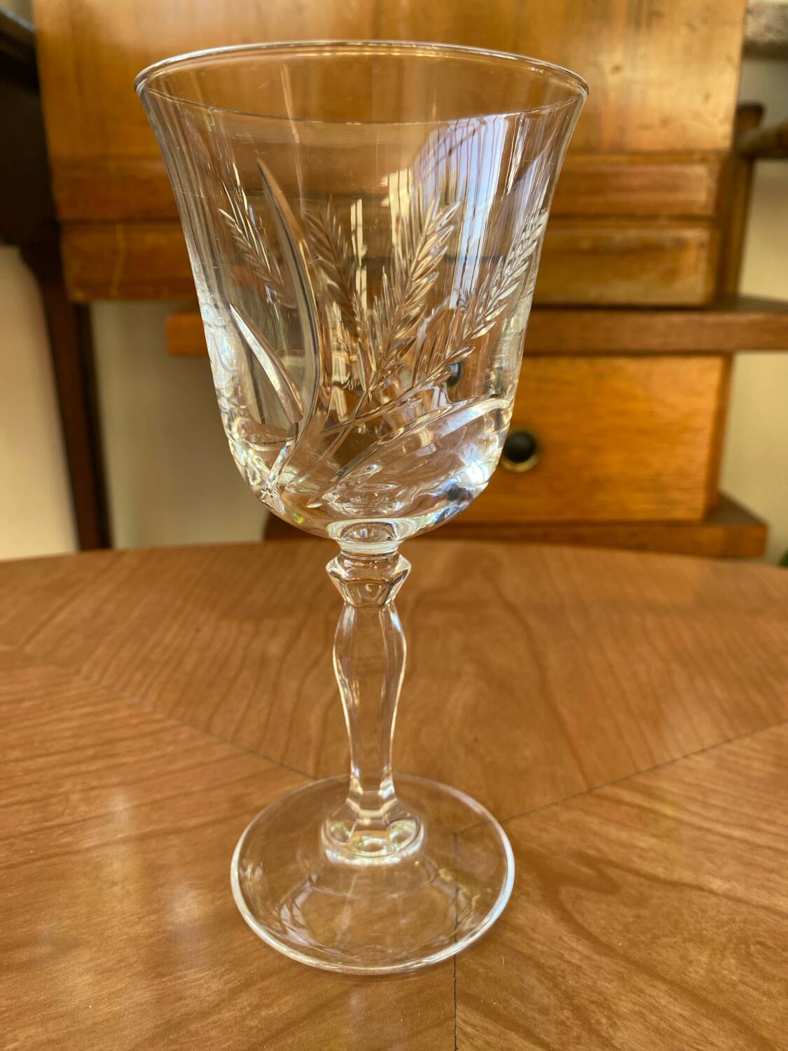 8 crystal wine glasses
