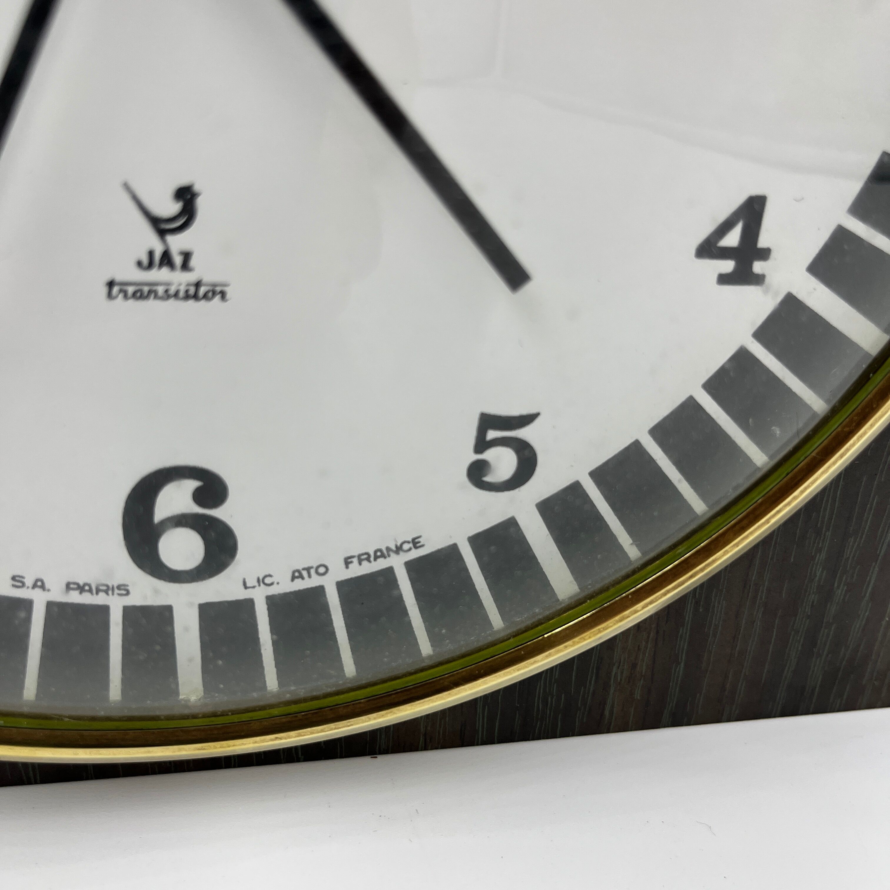 Jaz pendulum clock