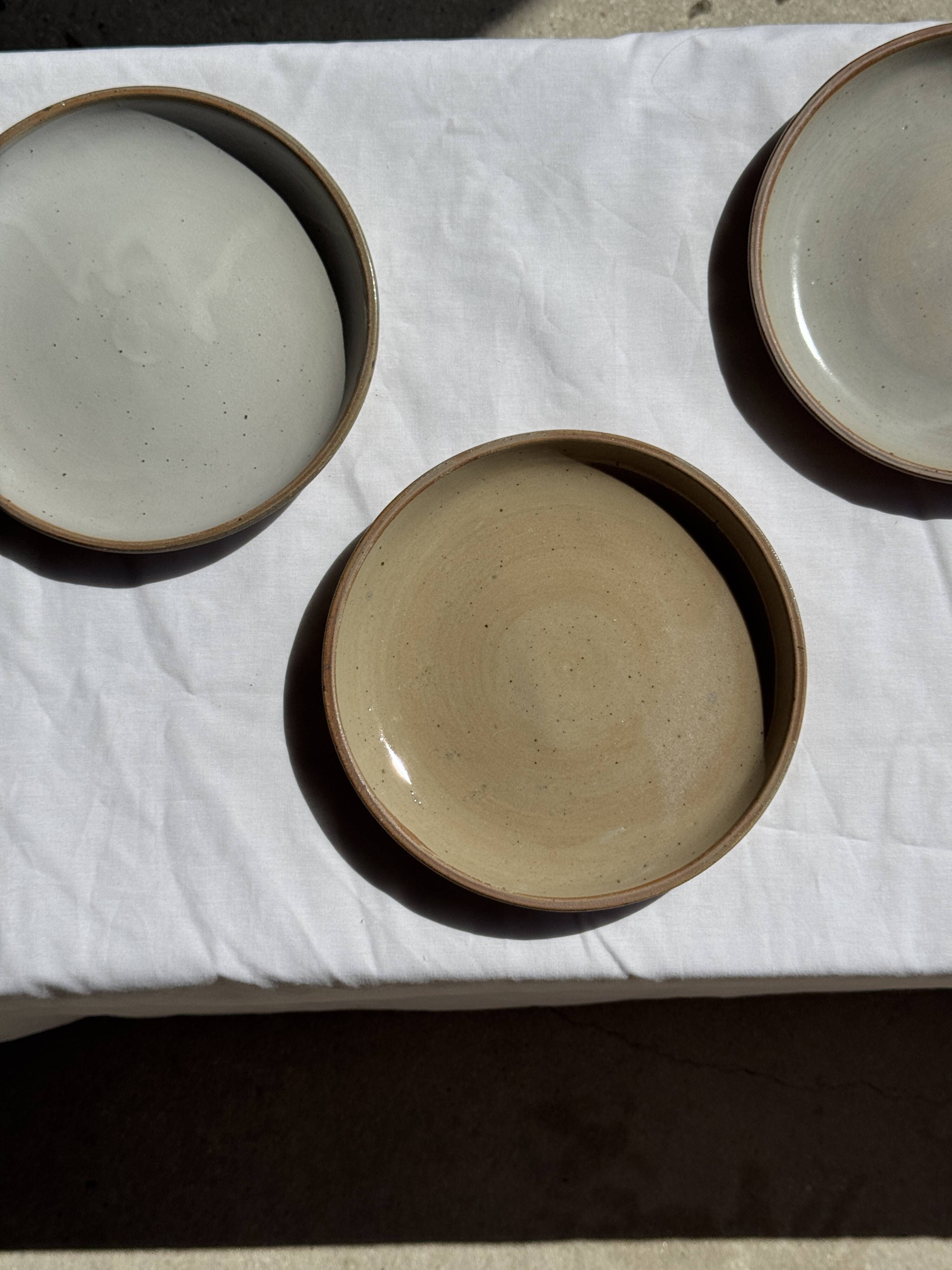 Set of 6 handmade stoneware plates in glazed beige and brown D20 H3