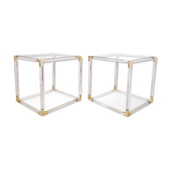 Paire de tables d'appoint - lucite, laiton, verre