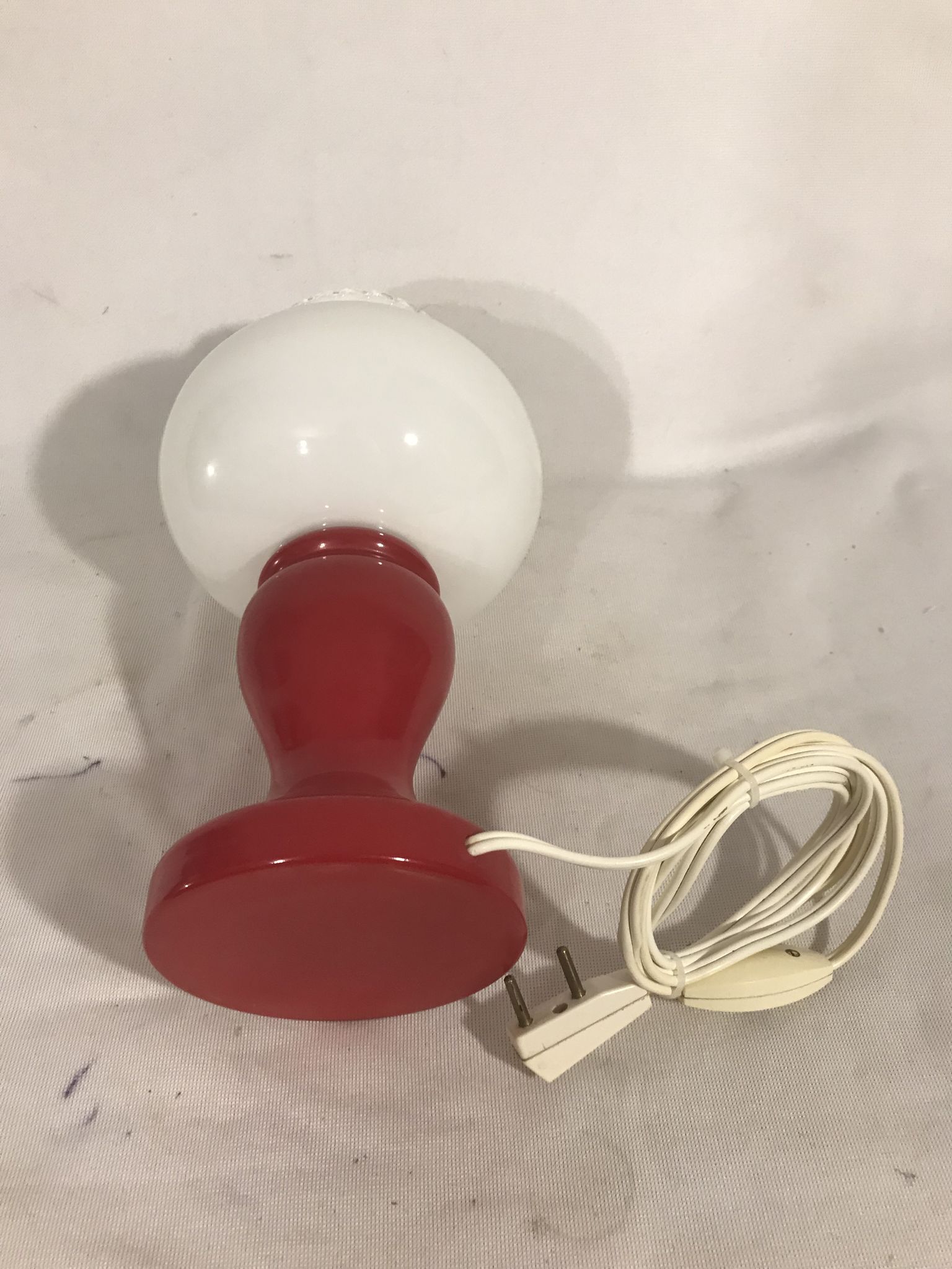 Foot red glass Table lamp + reflector ball Opaline white Vintage
