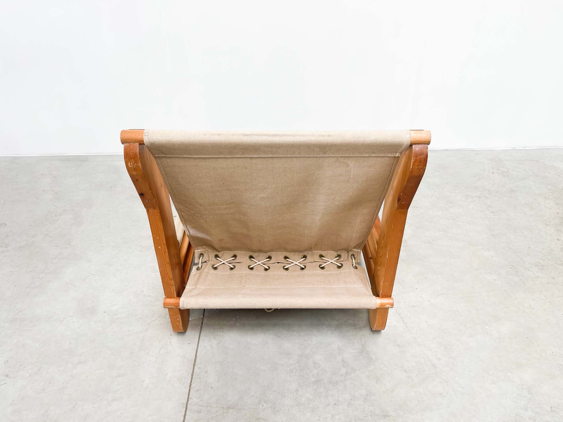 Sculptural oak easy chair