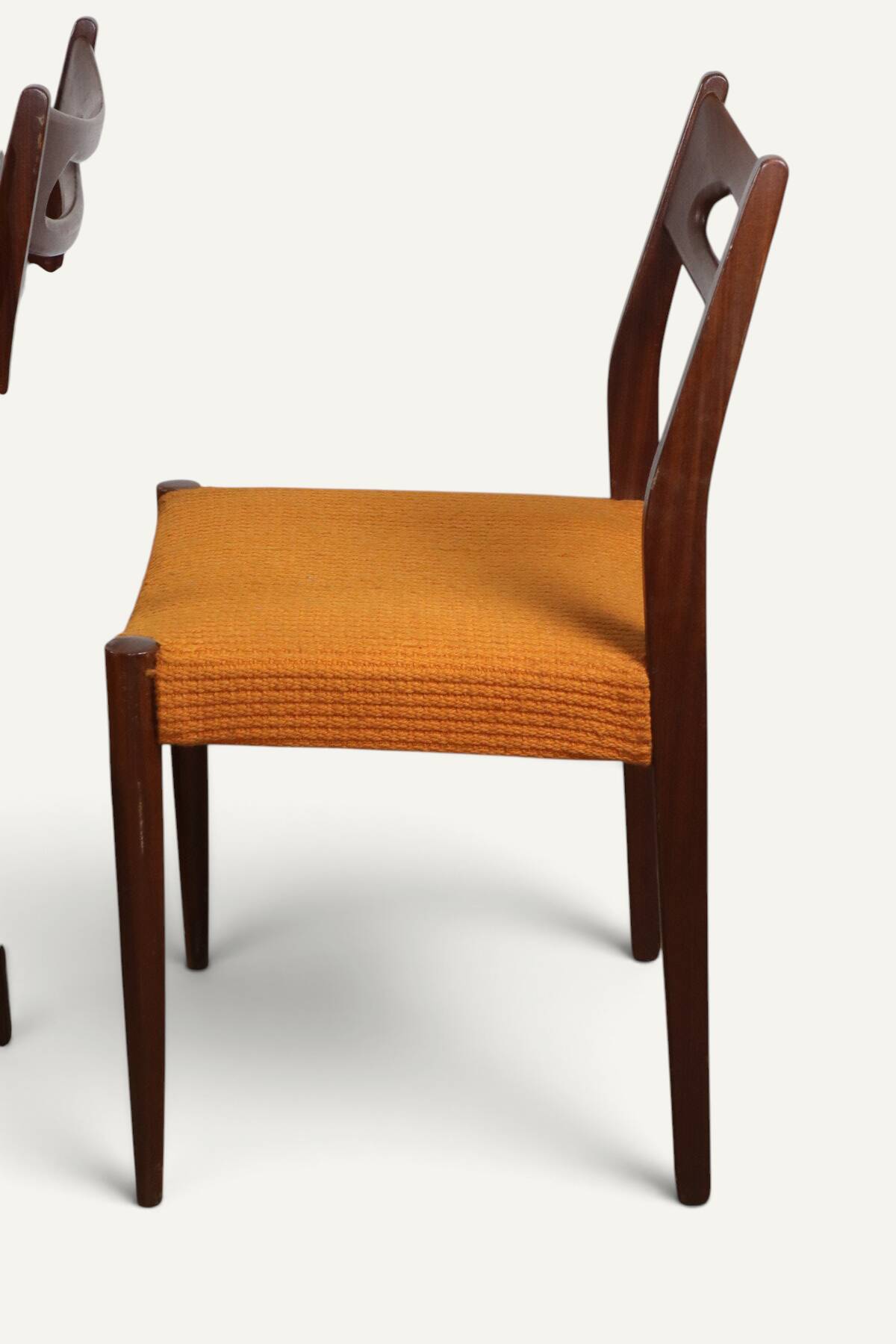 Set of 4 vintage teak and orange wool chairs – 1960s