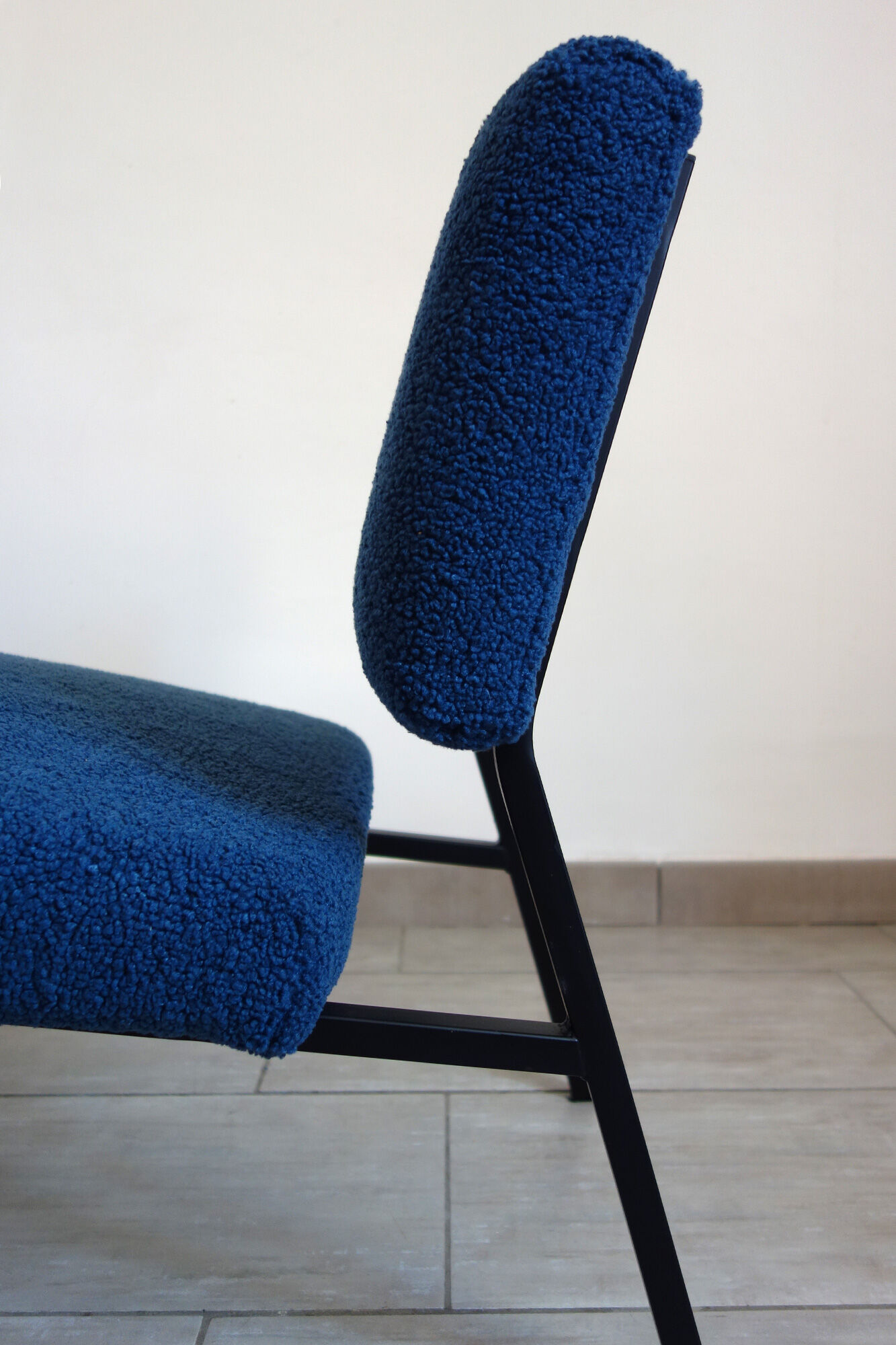 Pair of minimalist reupholstered seats from the 60s/70s