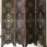 Japanese four-leaf screen in red lacquer