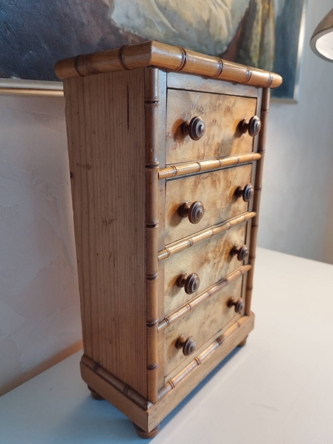 Mobilier de poupée en bois