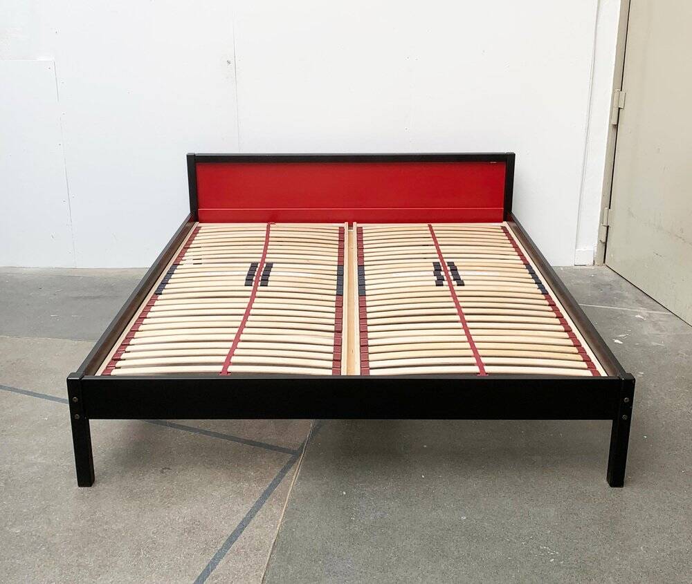 Double bed postmodern German vintage profile system by Elmar Flötotto for Flötotto.