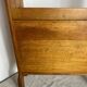 Porte-revues en bois avec repose verres