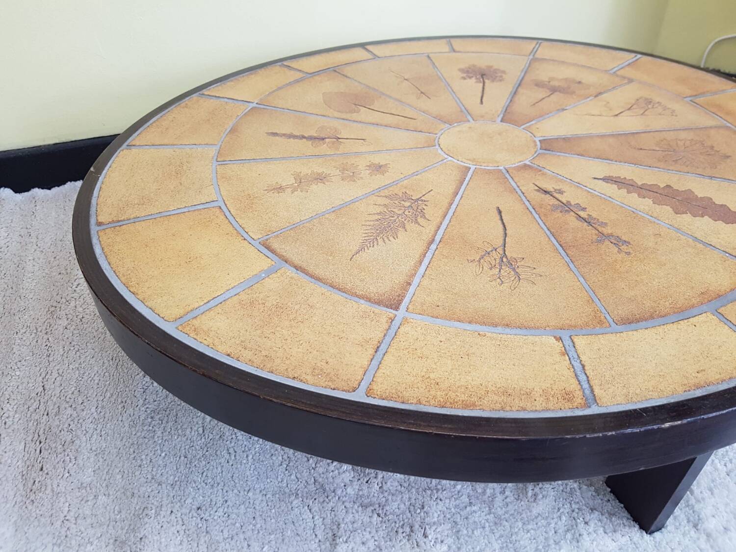 "Herbarium model" coffee table