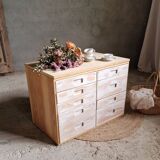 Joli meuble de rangement