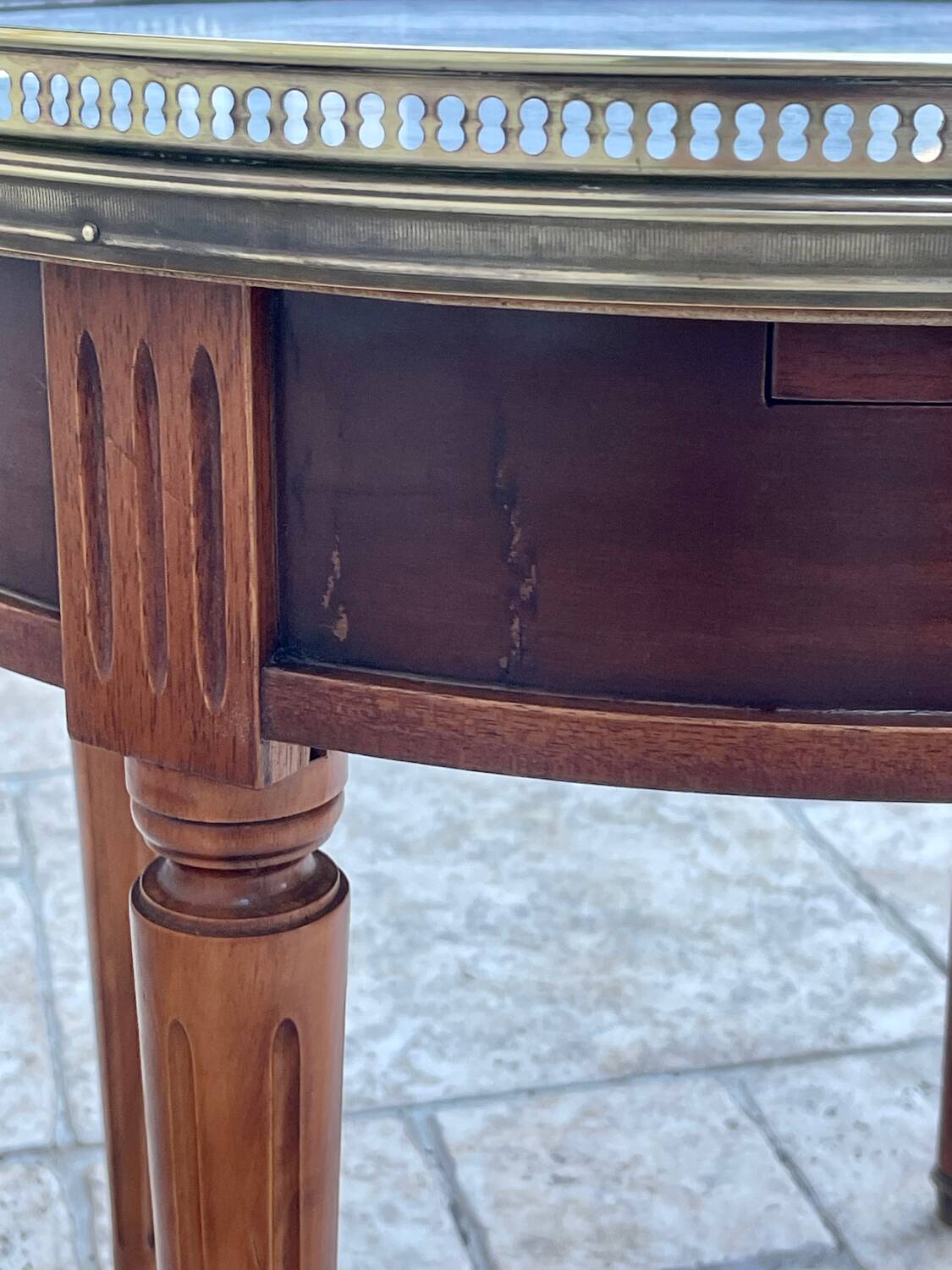 Bouillotte table in blond mahogany, Louis XVI style, 20th century period