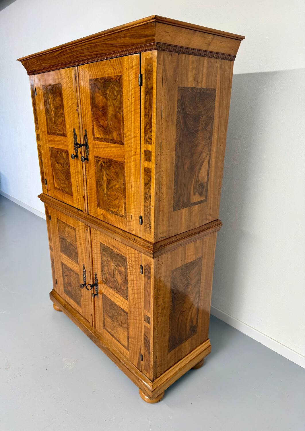 Antique 19th century Biedermeier art deco chest of drawers in walnut with wrought iron locks