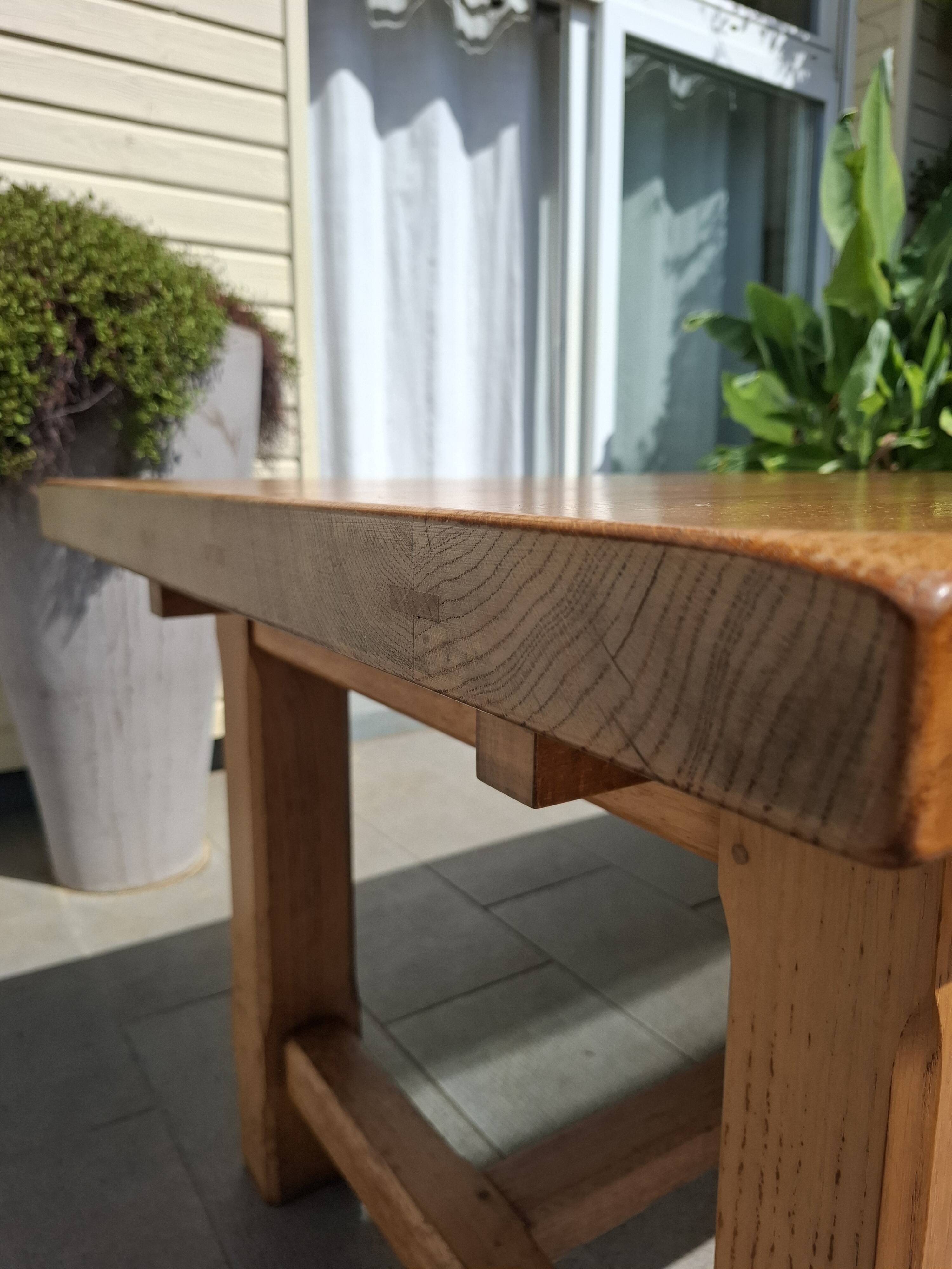 Grande table de ferme avec son banc