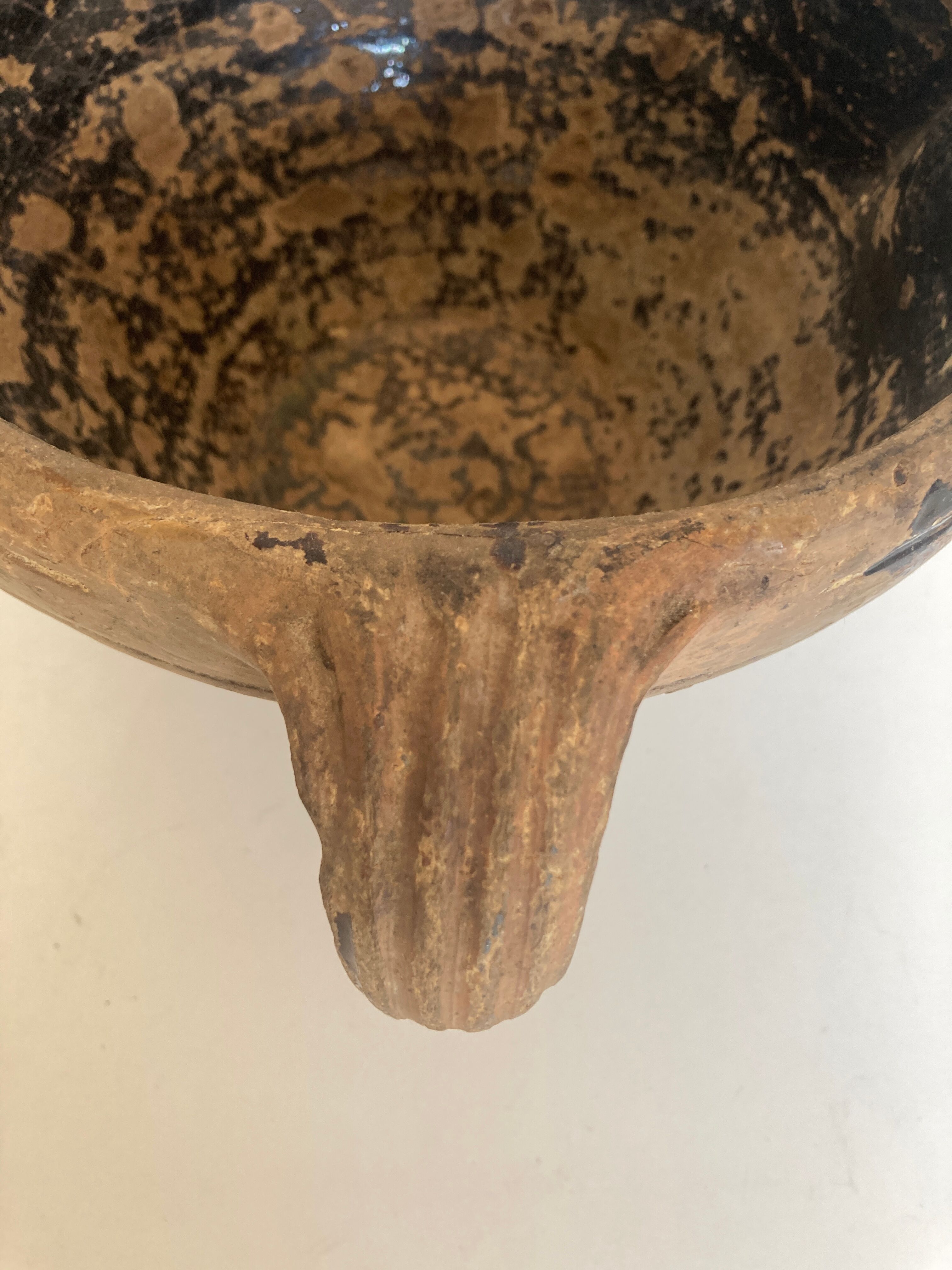 Jatte XL 19e arts populaires en terre vernissée noire