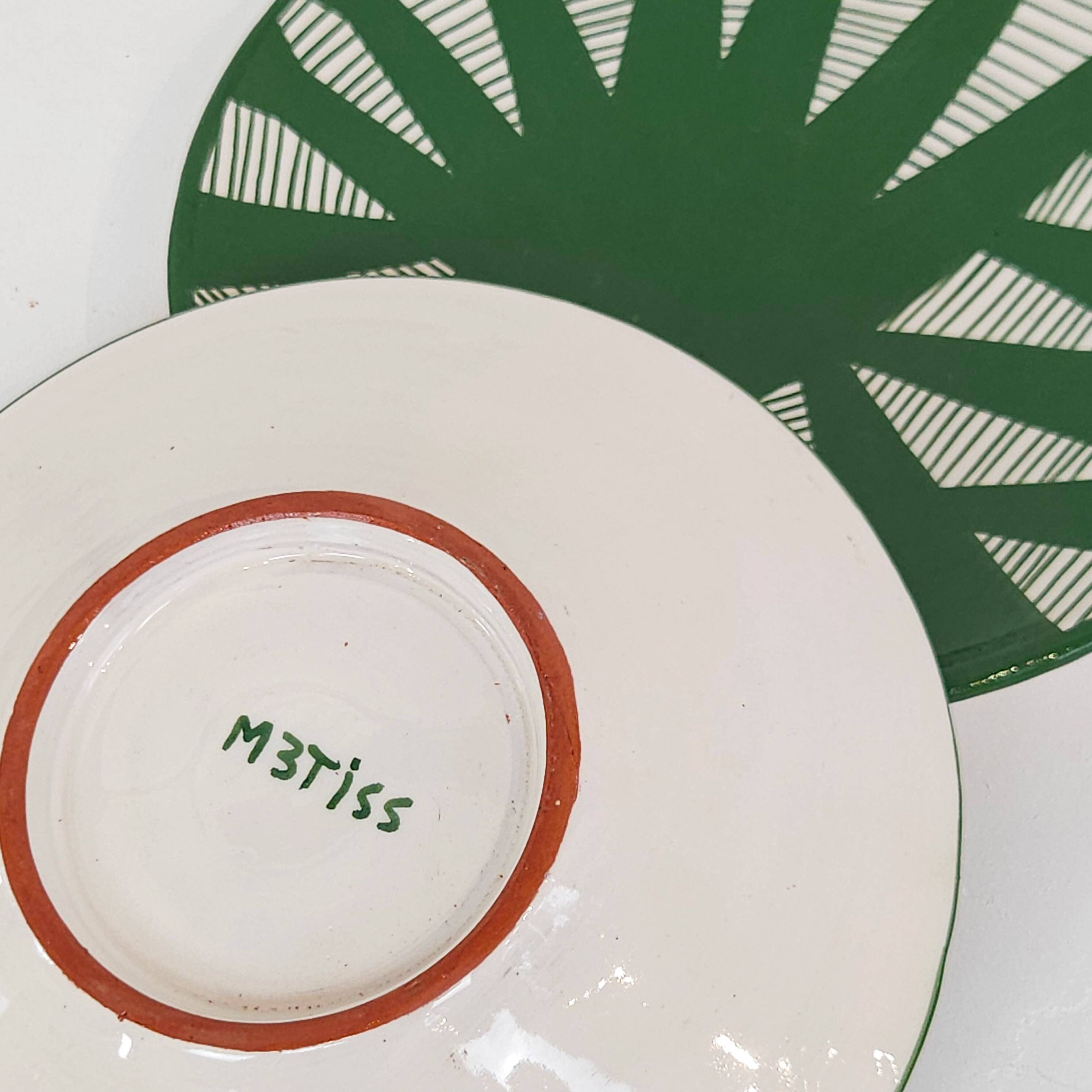 Medium plate - green palms