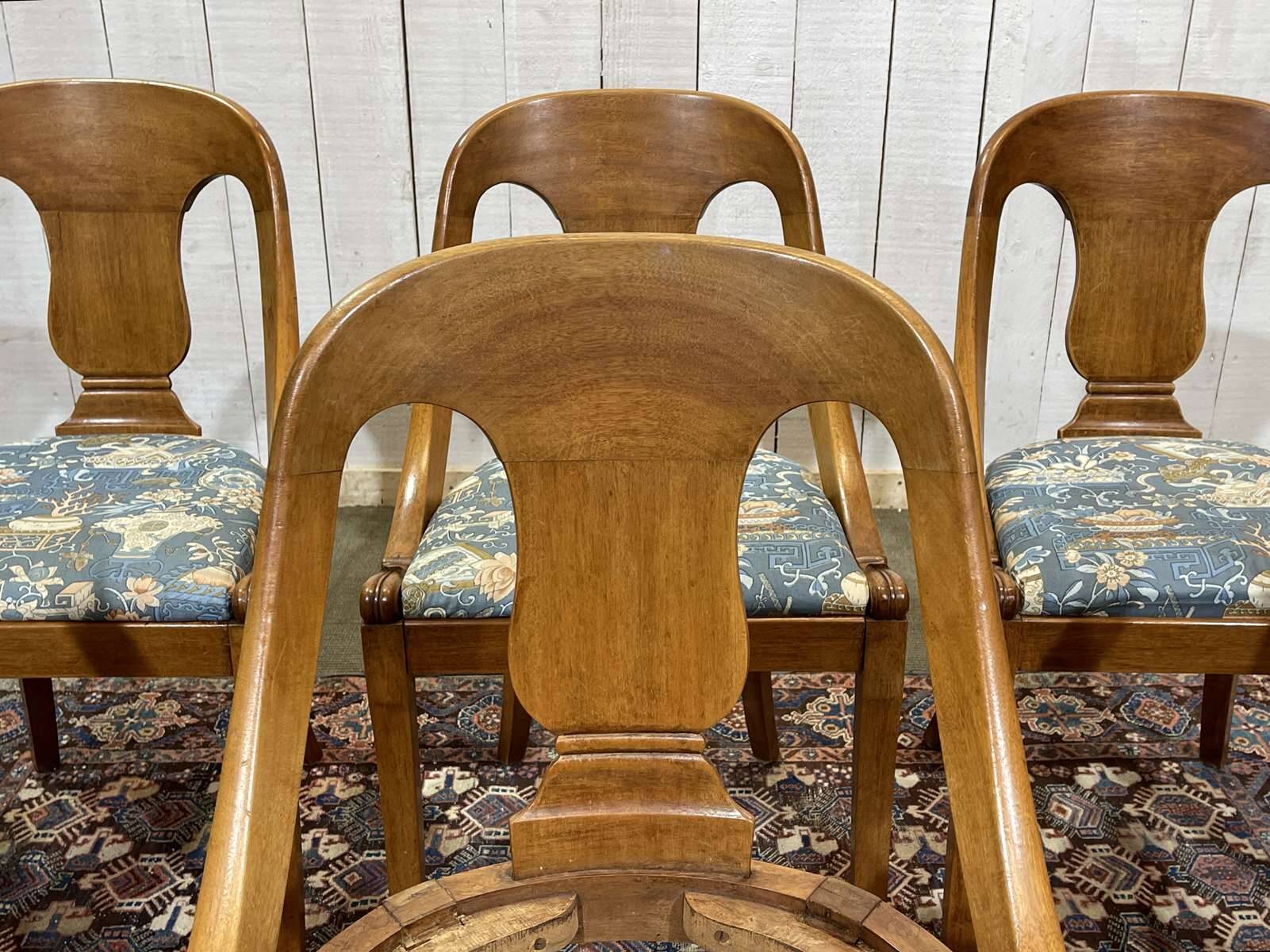 Set of 6 gondola chairs in blond mahogany - 20th century
