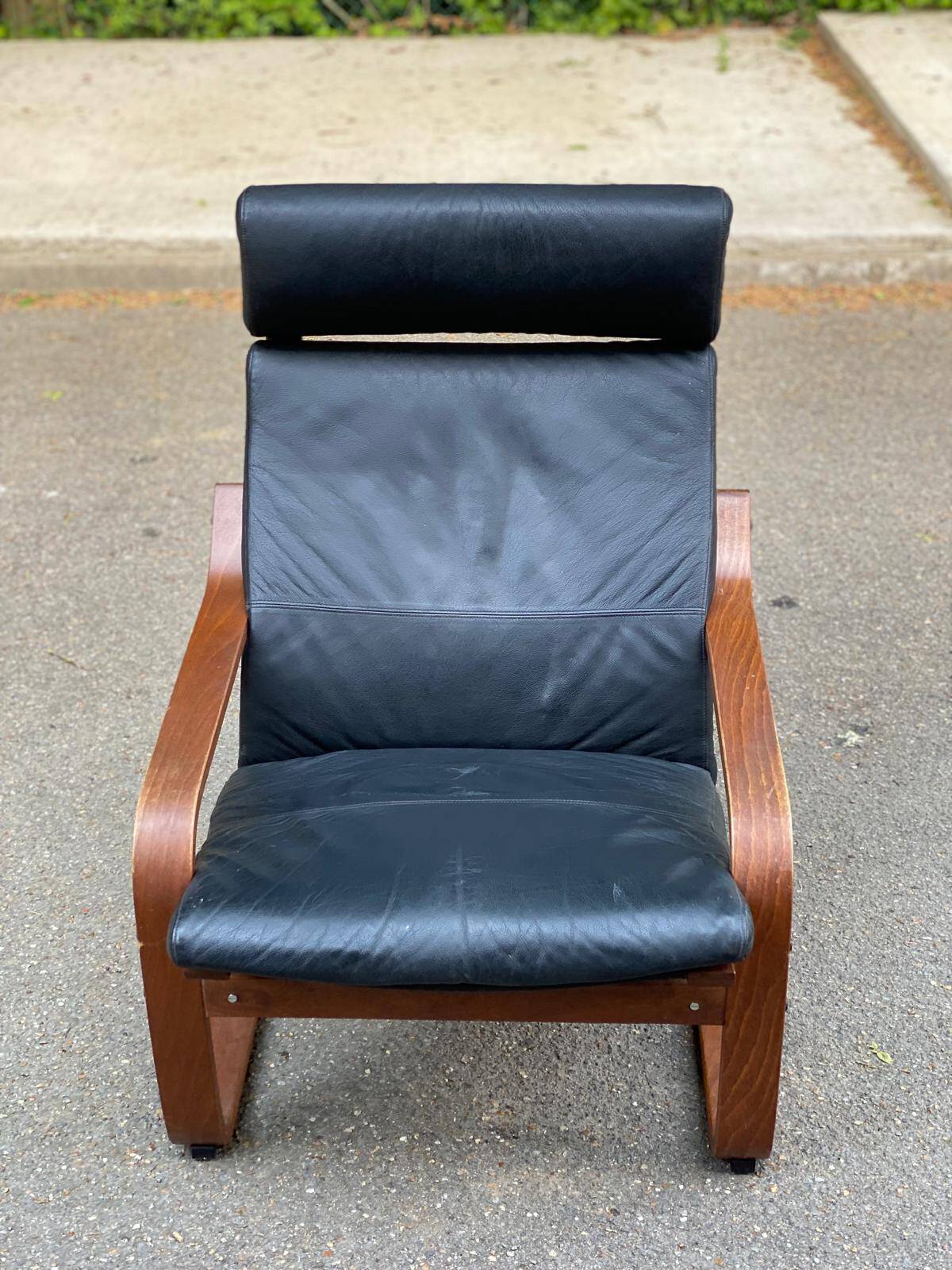 Fauteuil à bascule scandinave bois courbé et cuir marron ikea poang