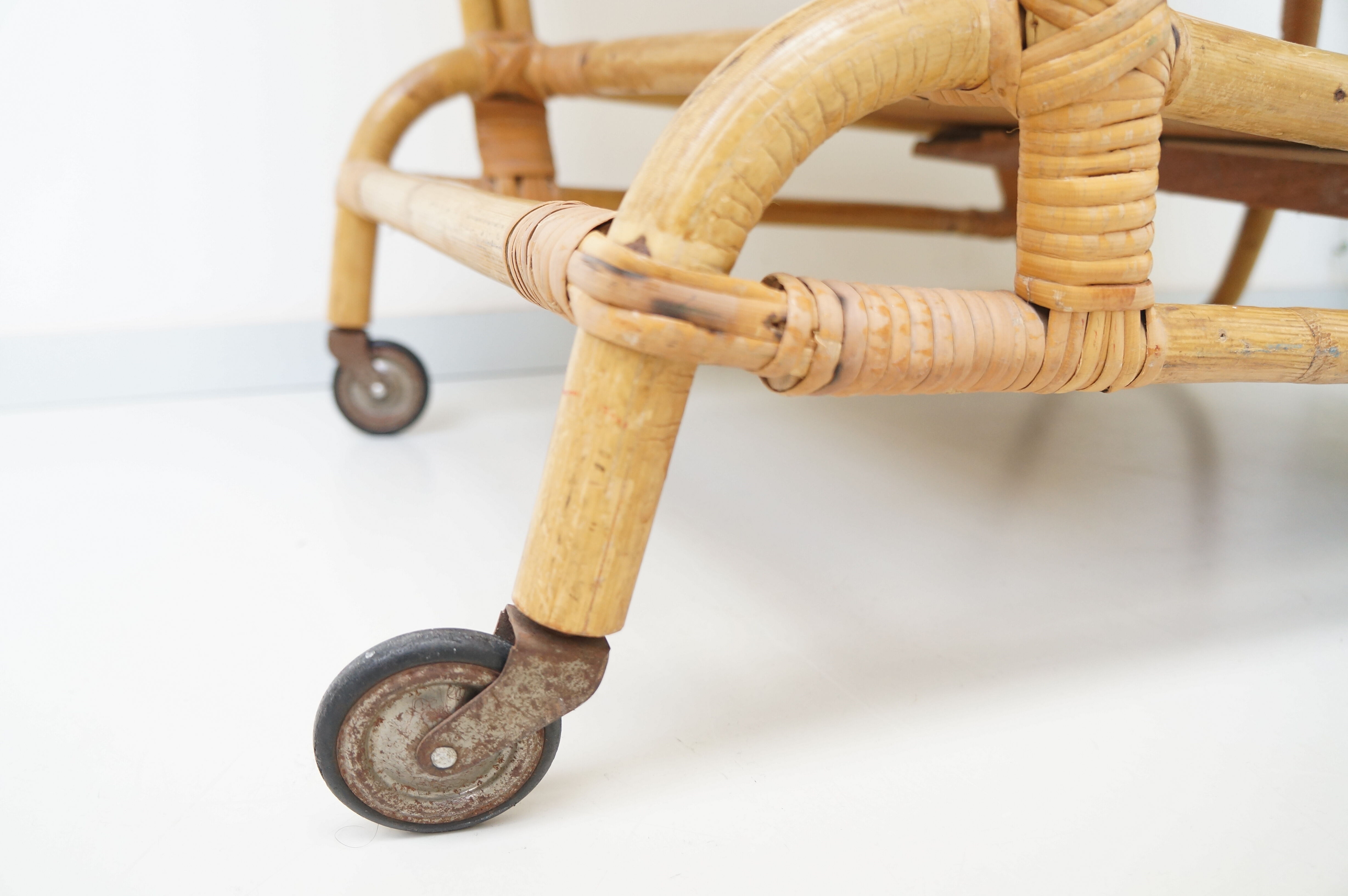 Vintage rattan bamboo serving tray 1960