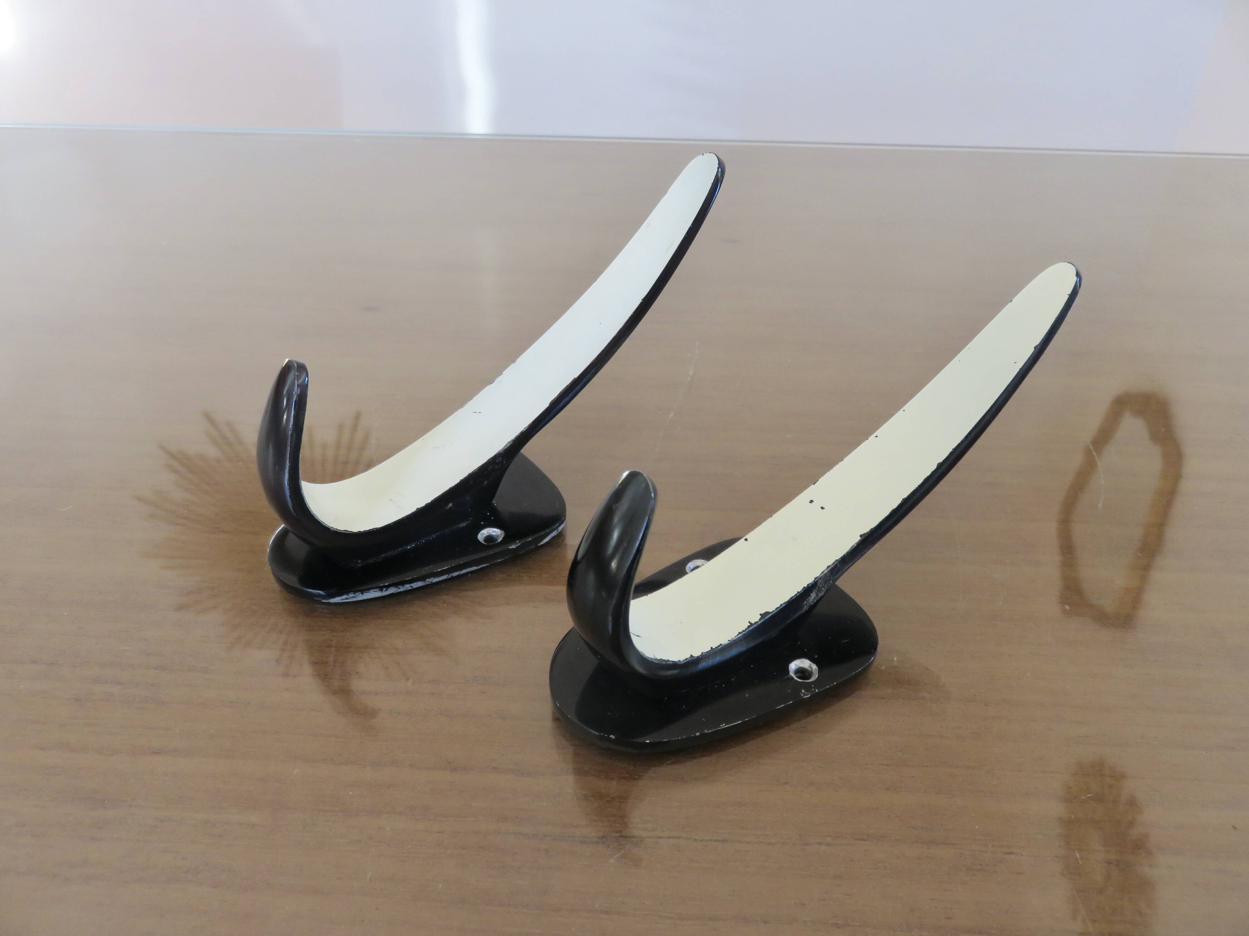 Paire de patères streamline, chistera, 1970