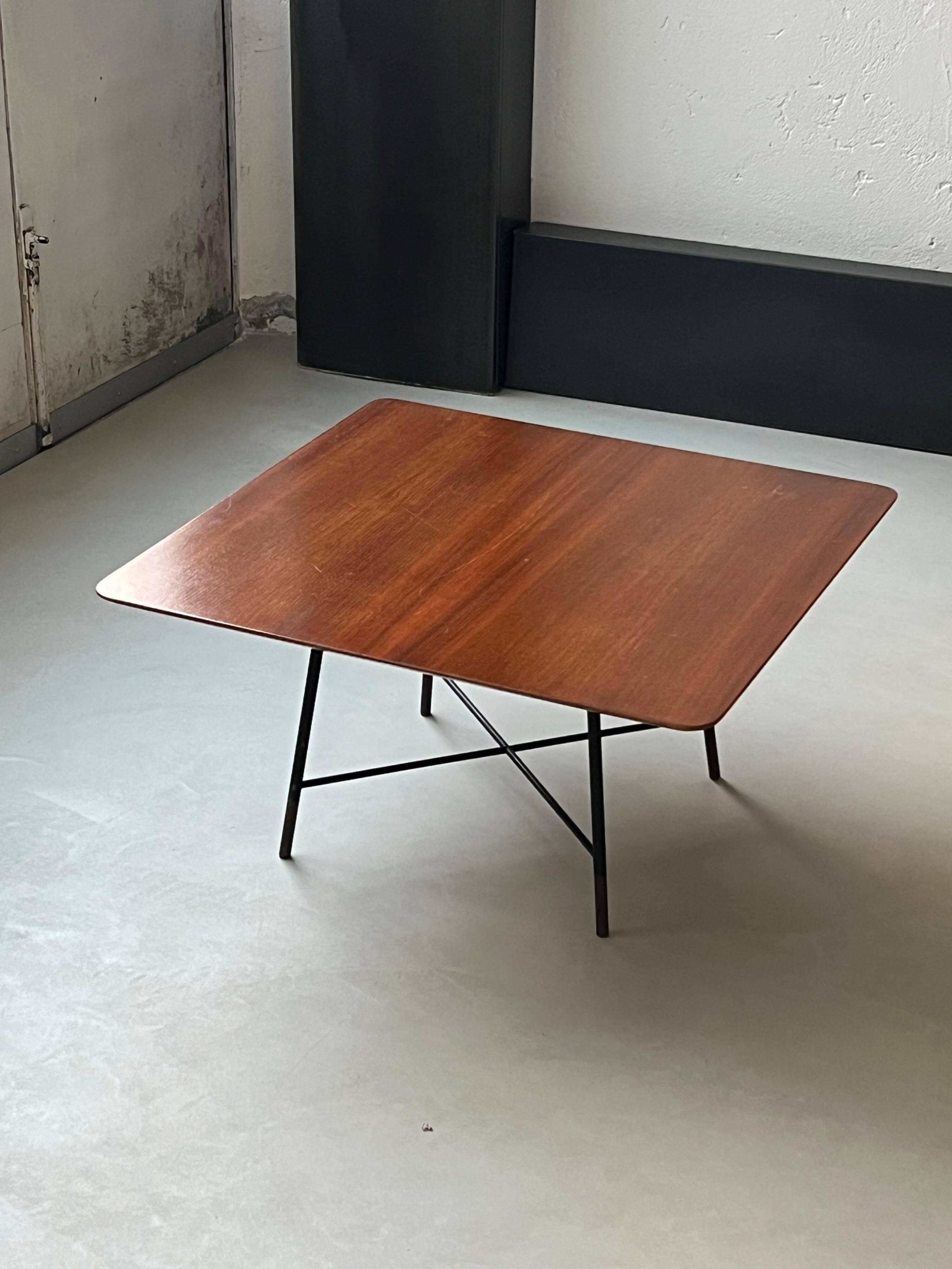 Table basse en bois et métal/laiton par Ico Parisi pour Cassina 1957