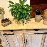 Parisian buffet in raw wood