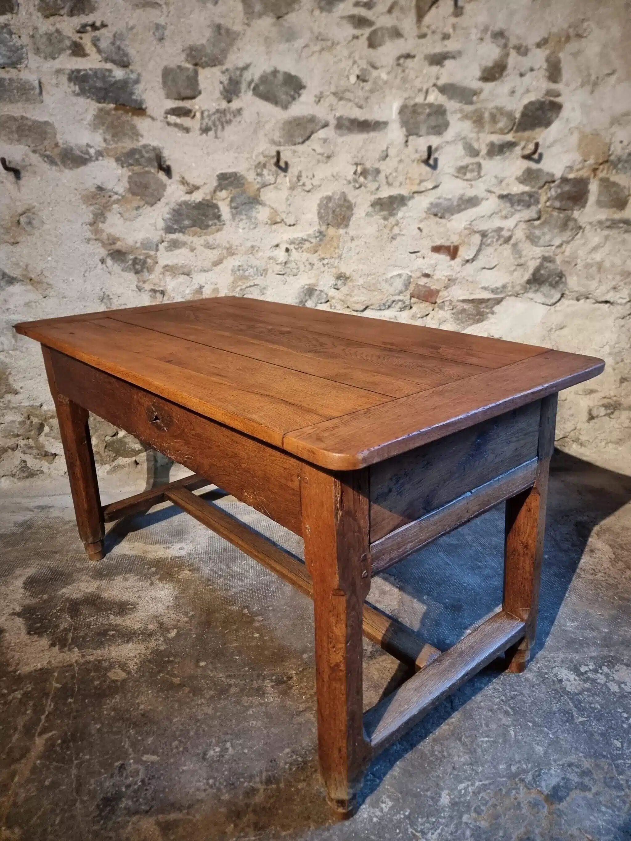 Rustic old oak table – Early 19th century