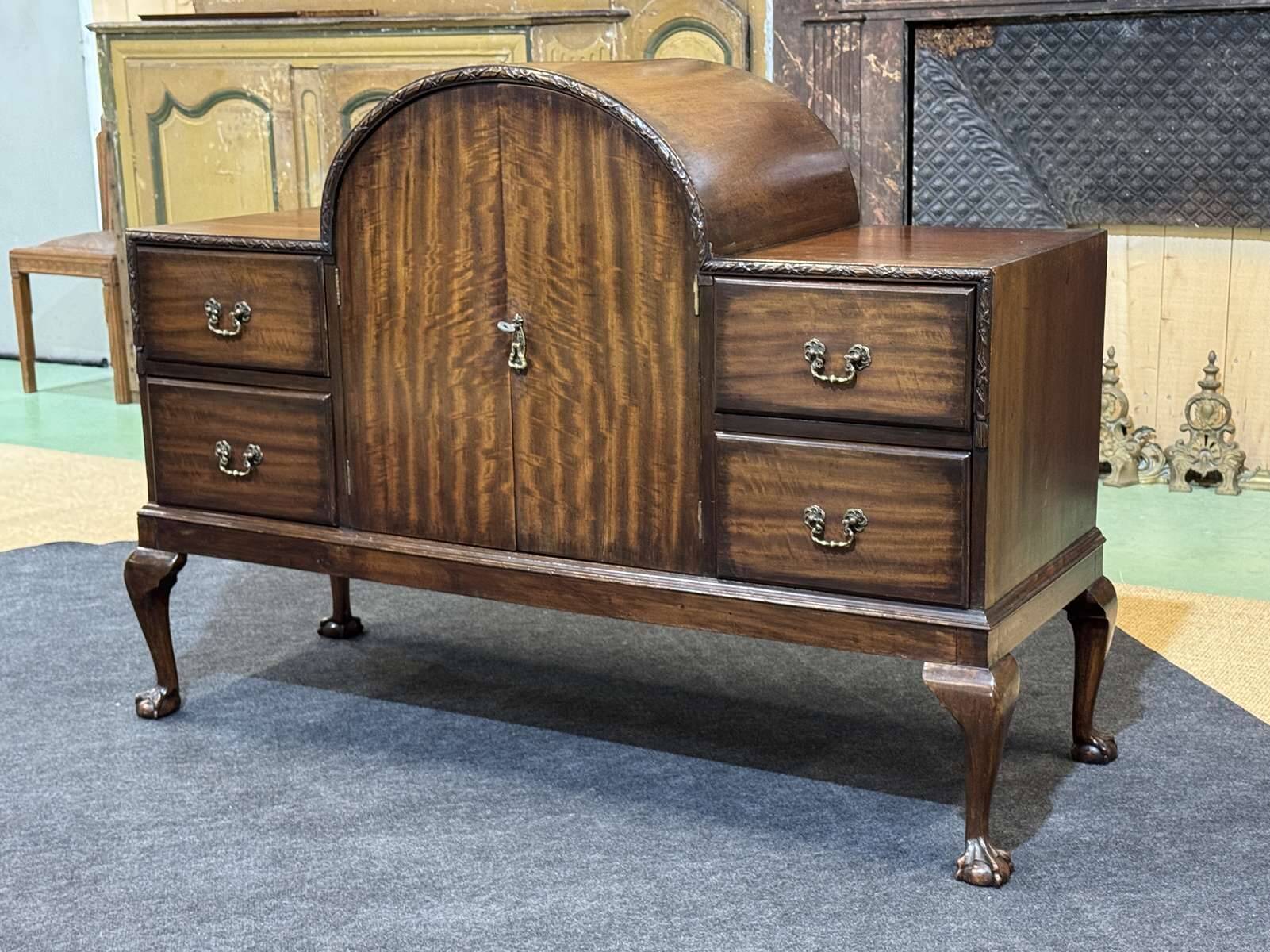 1930s English buffet bar in walnut and mahogany