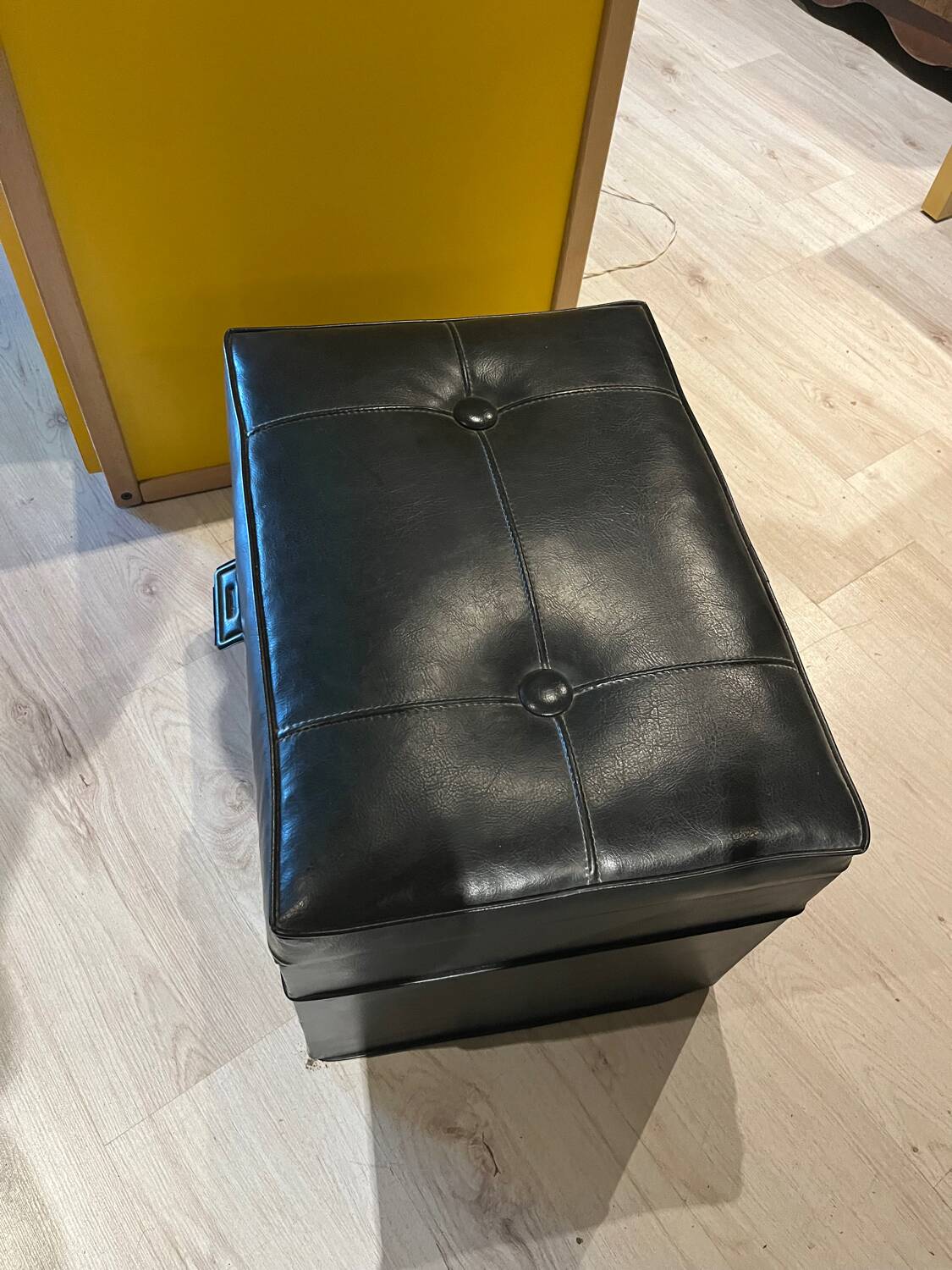 Vinyl storage chest pouf 1970