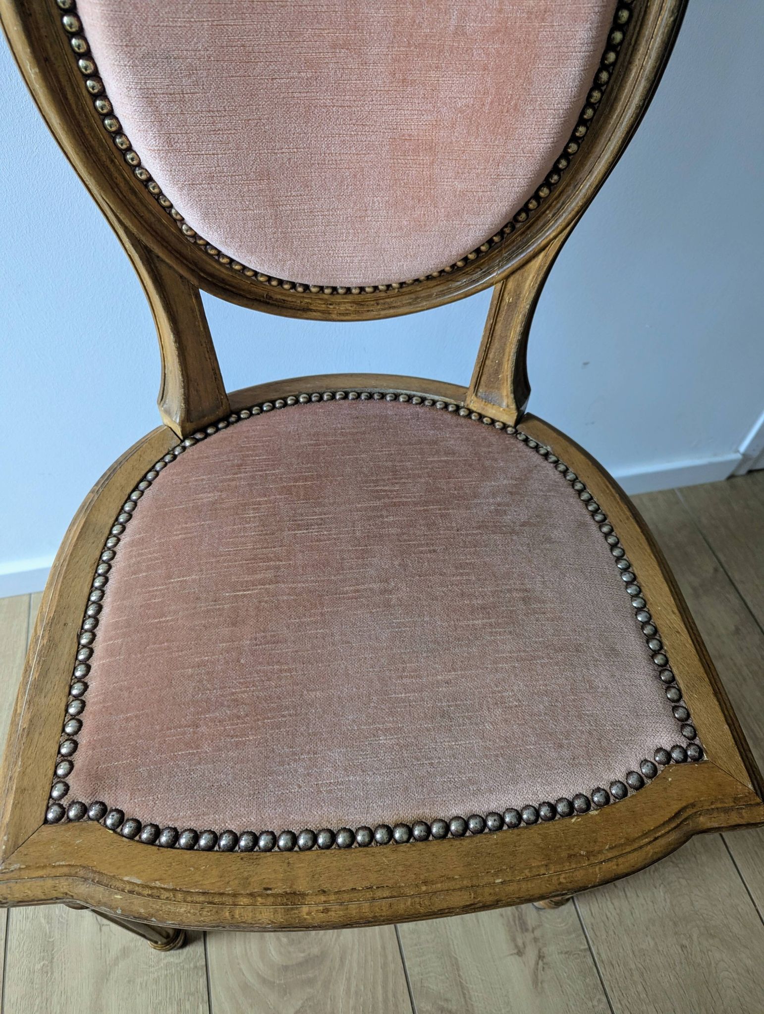 Louis XVI armchair with patina and antique velvet