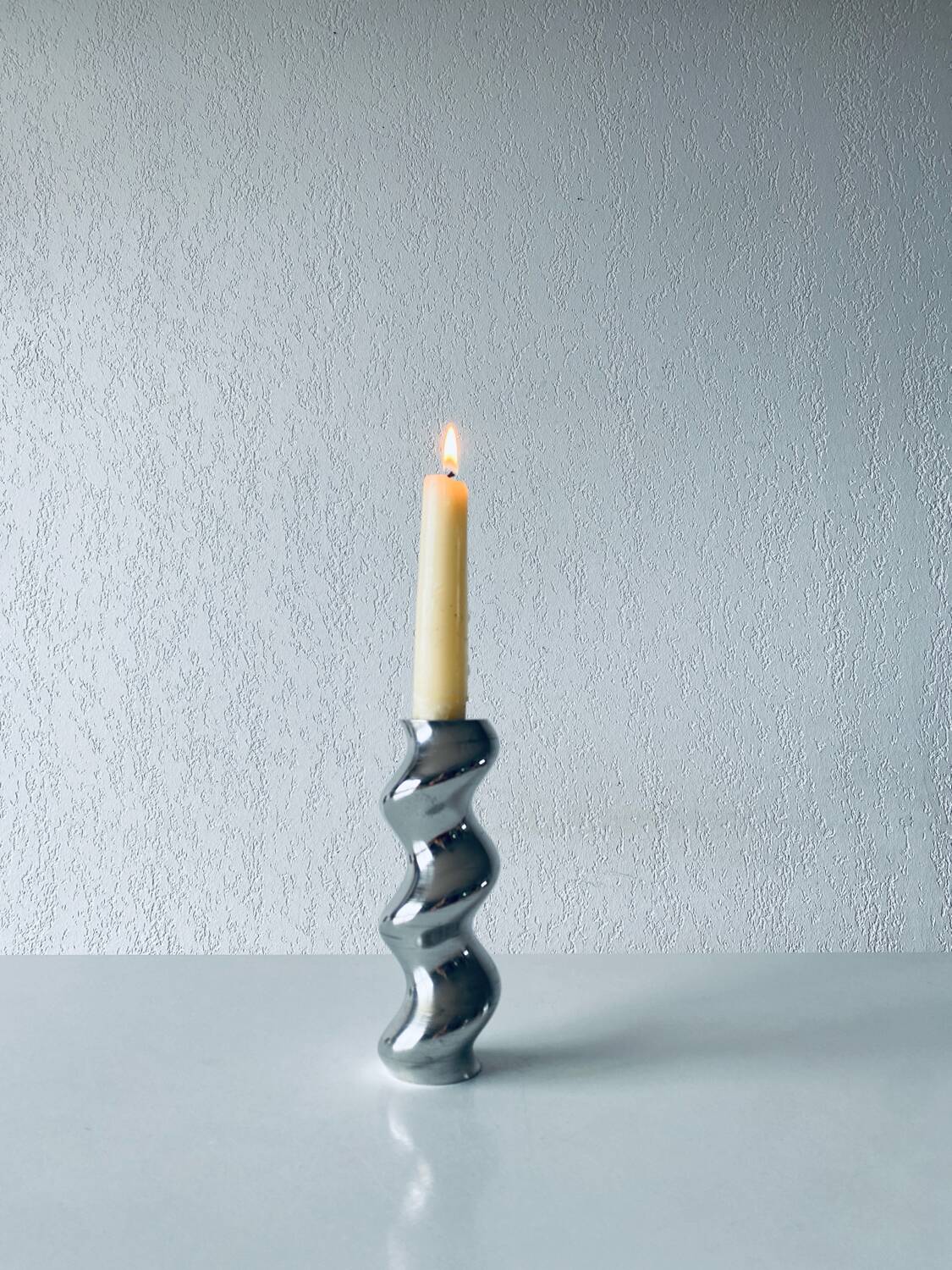 Bougeoir design torsadé