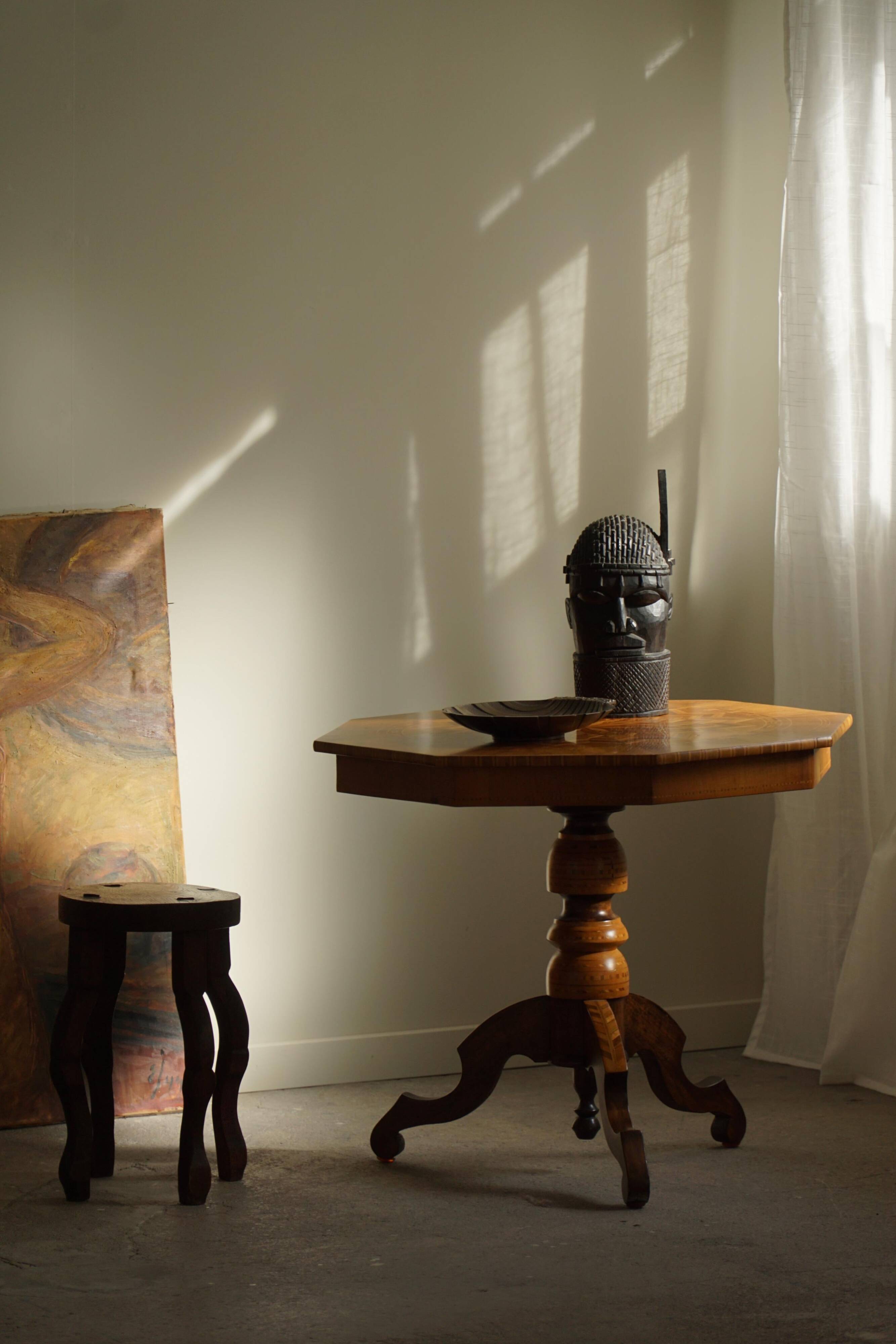 Danish Art Deco octagonal side table in birch with an inlaid top, 1940s.