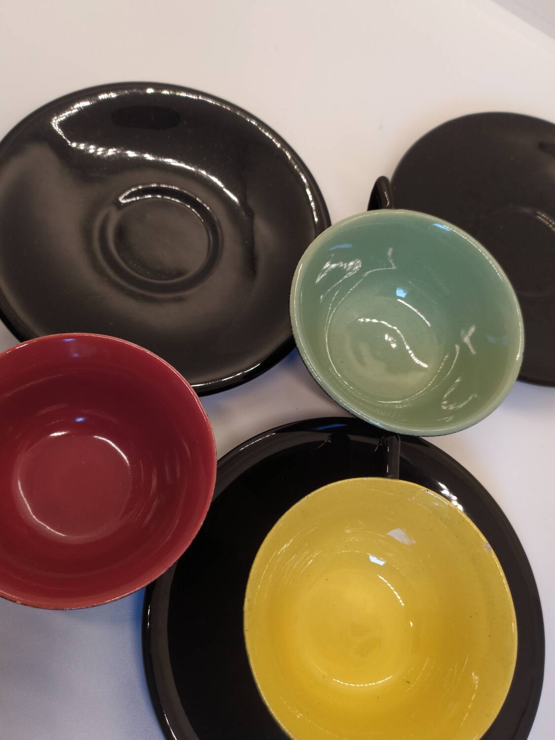 Set of 7 cups and saucers from the 50s.
