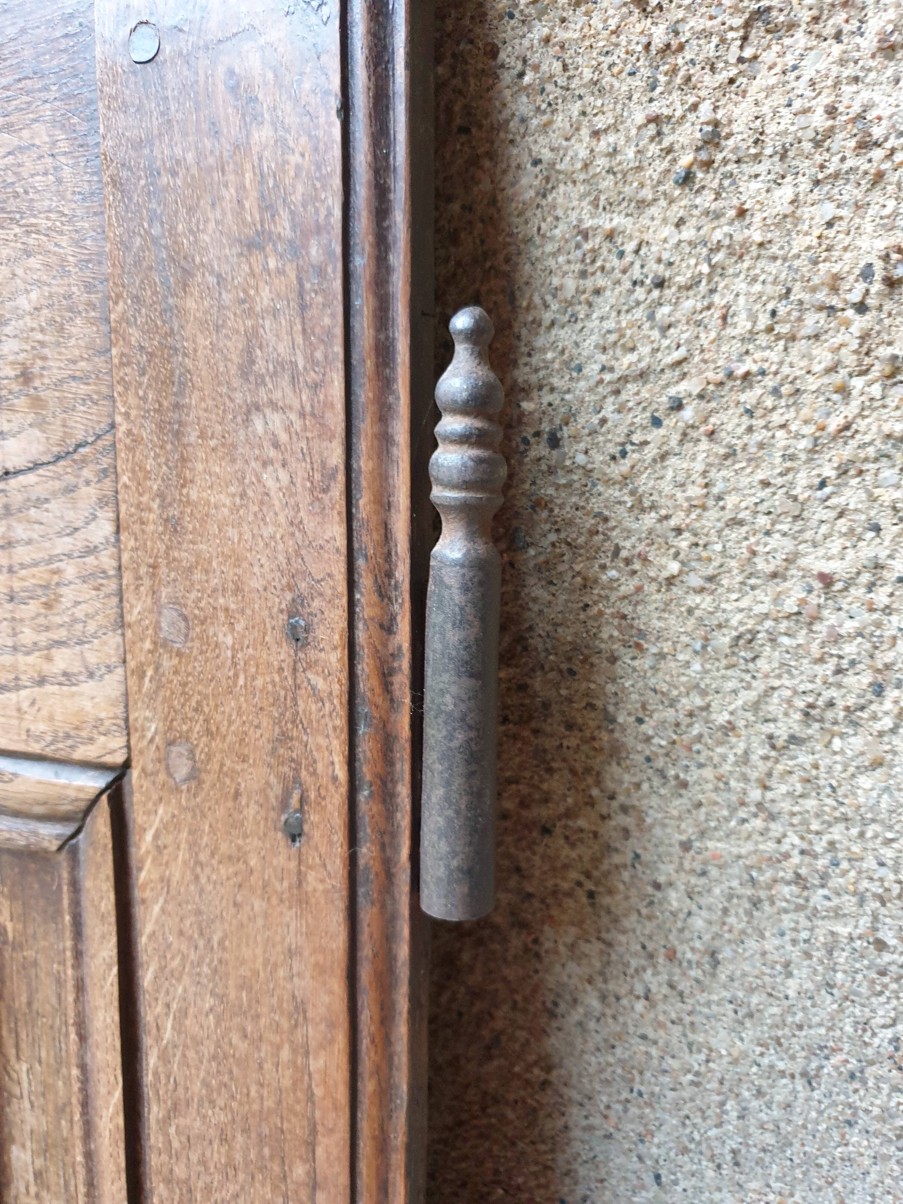 Double portes anciennes de placard