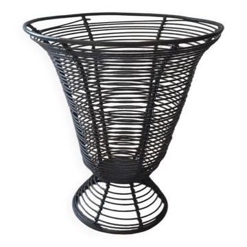 Wire vase