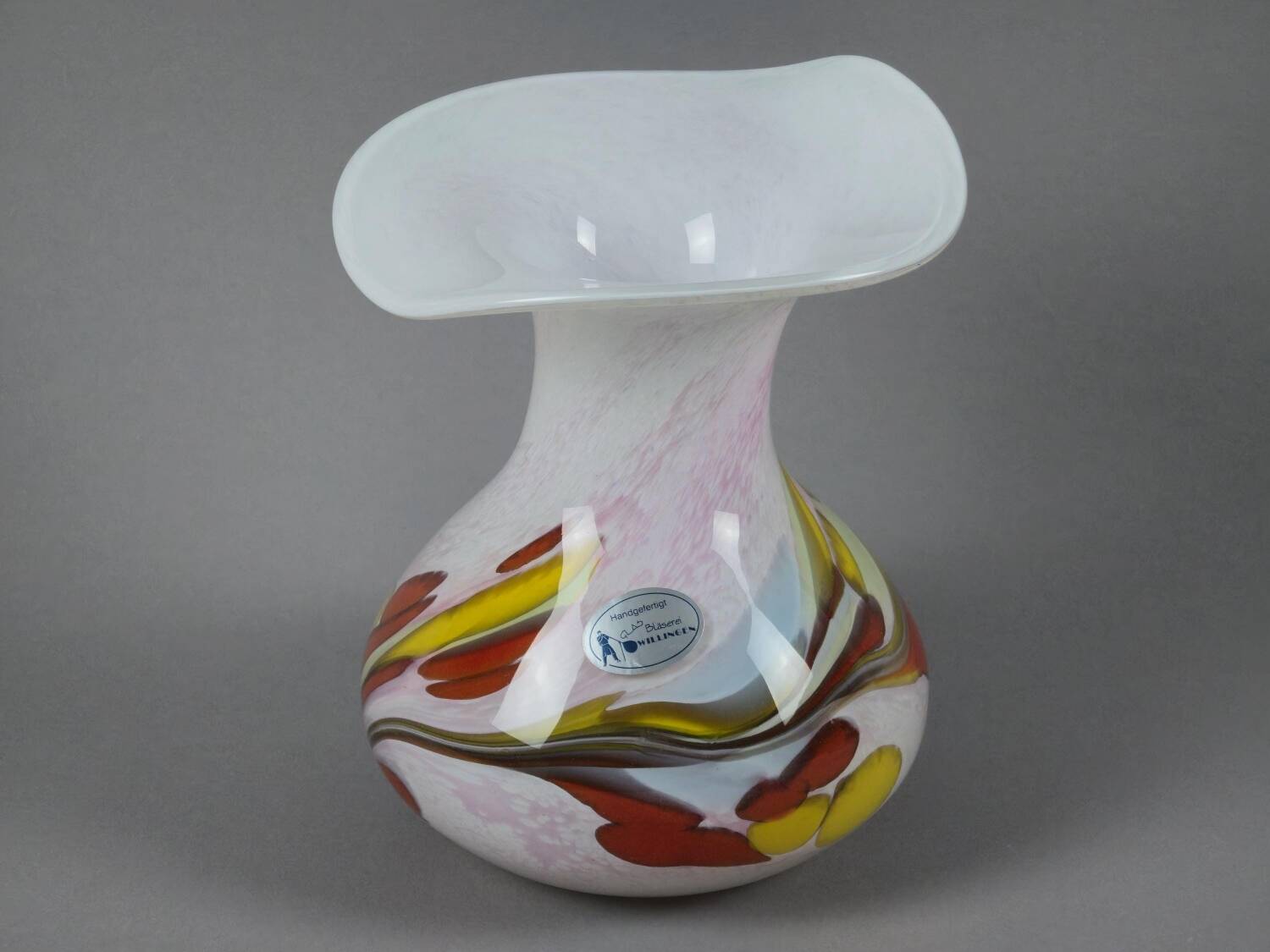 Vase vintage willingen des années 1990, en verre d'art soufflé à la bouche et fait main.