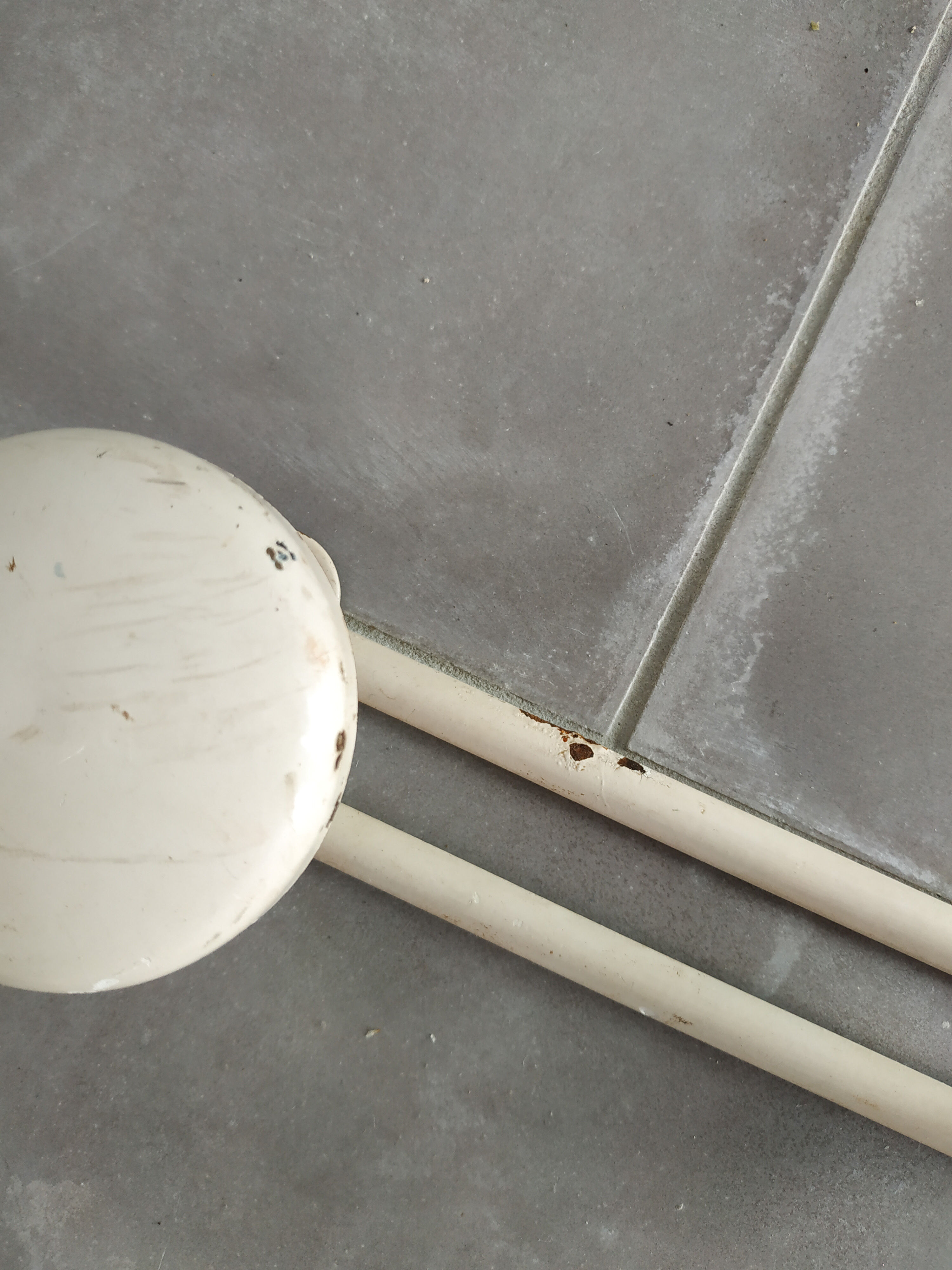 Triple white metal coat rack 60s