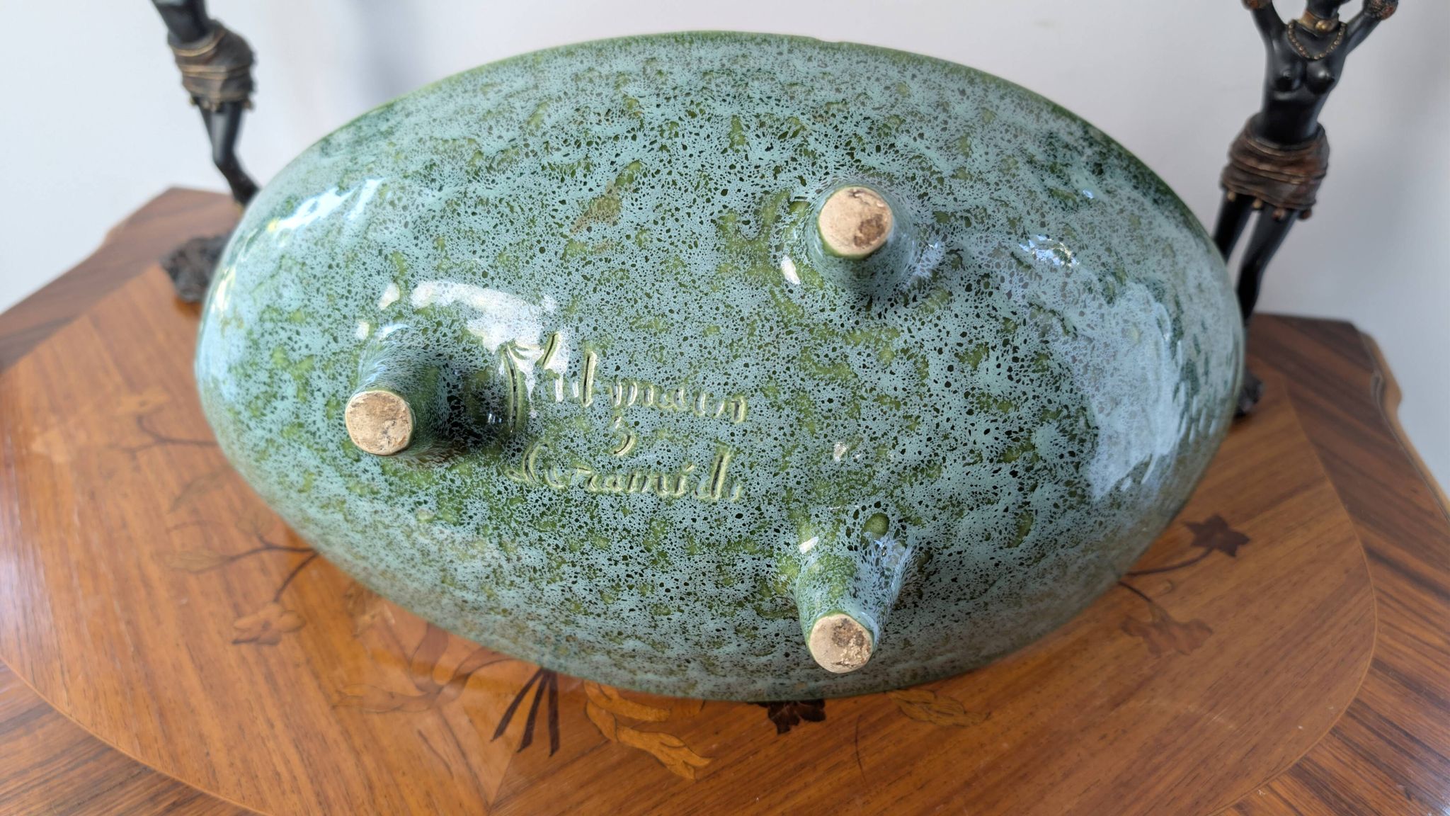 Large sculptural tripod bowl Ceramidi – Black/green glazed ceramic