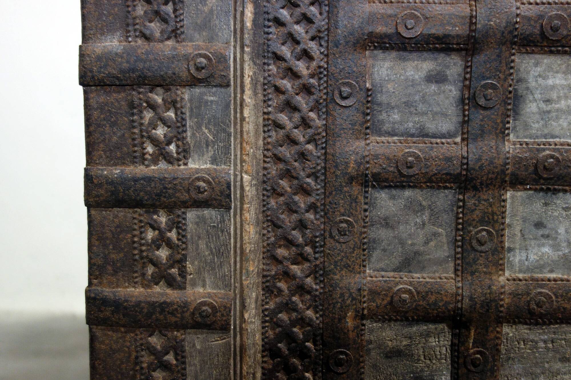Antique coffre de mariage bois et fer, Inde, XIXème